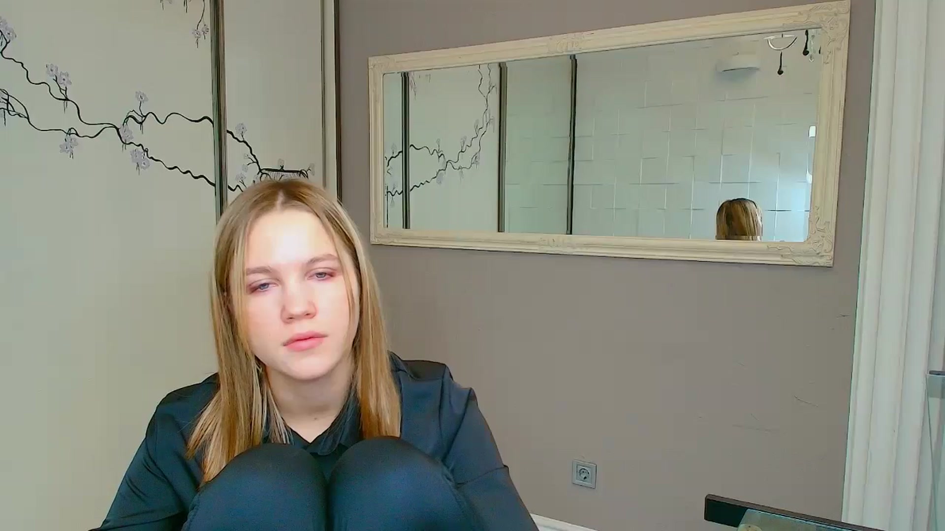 Gallery image thumbnail from Kate_Lewiss's myfreecams stream on, 01/16/2025, 09:08 image 14 of 20