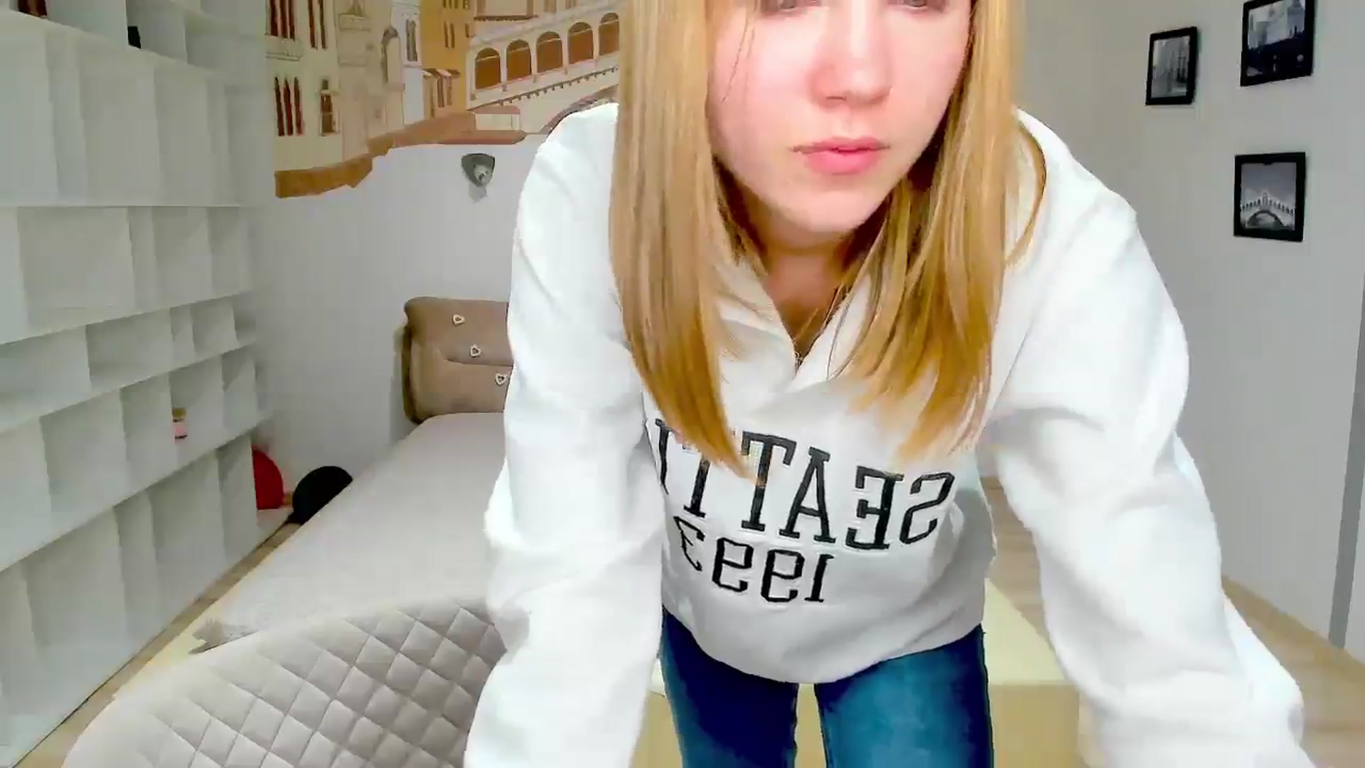 Gallery image thumbnail from Kate_Lewiss's myfreecams stream on, 01/21/2025, 10:40 image 16 of 20