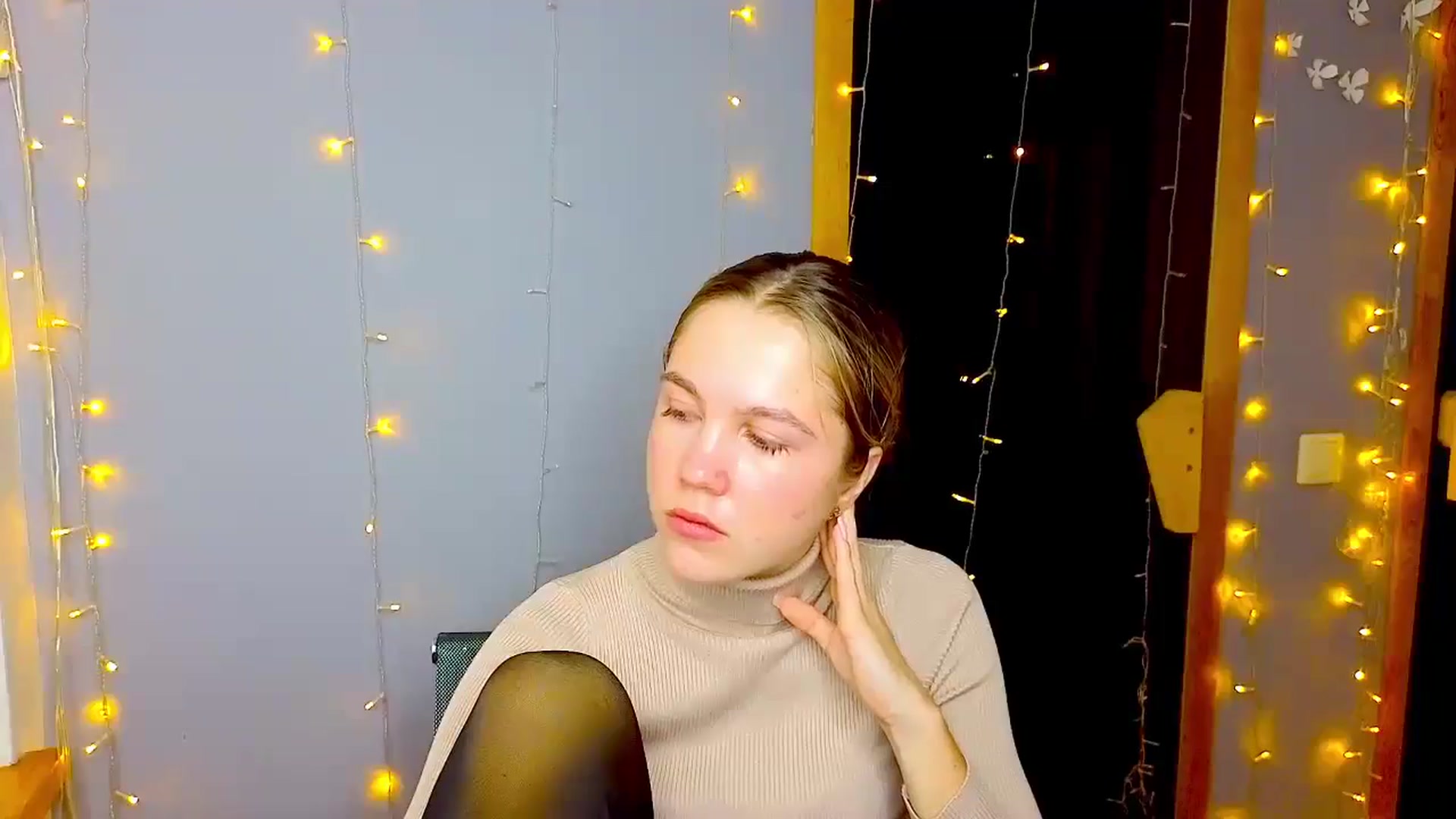 Gallery image thumbnail from Kate_Lewiss's myfreecams stream on, 01/22/2025, 09:00 image 2 of 20