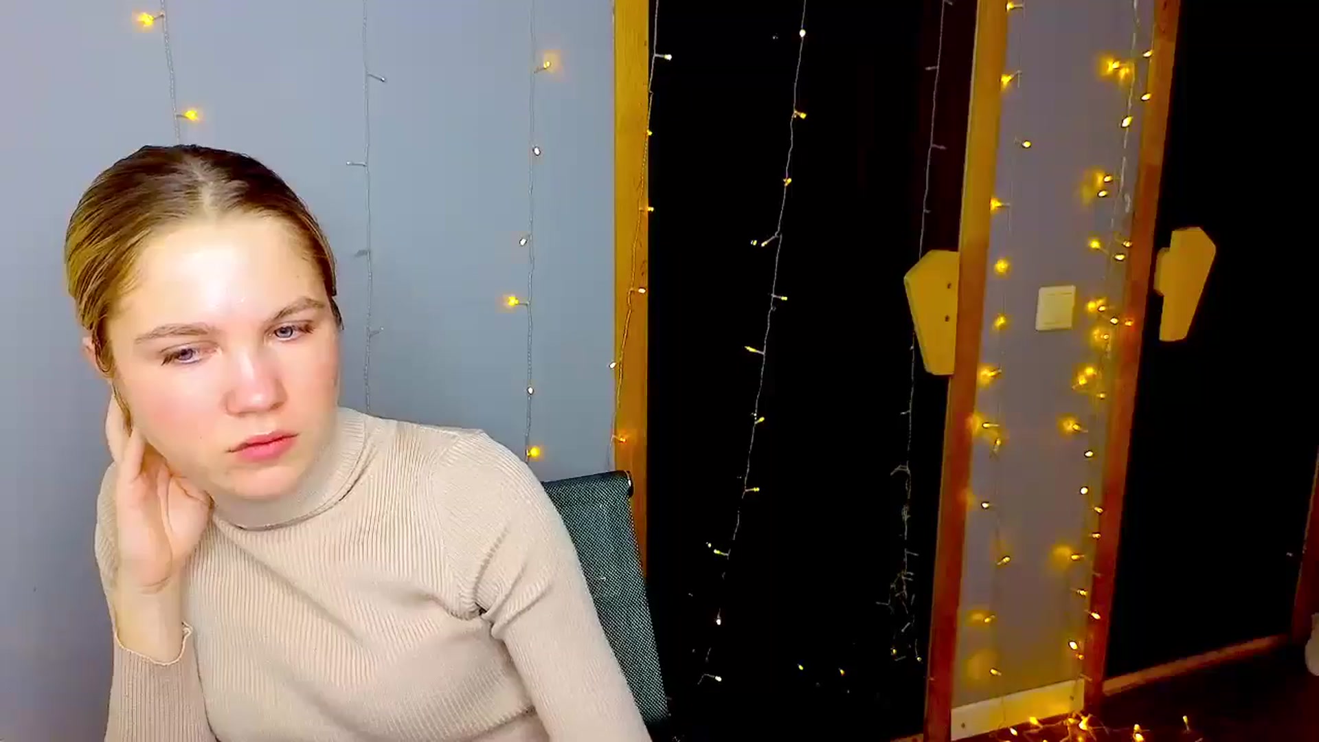 Gallery image thumbnail from Kate_Lewiss's myfreecams stream on, 01/22/2025, 10:31 image 13 of 20