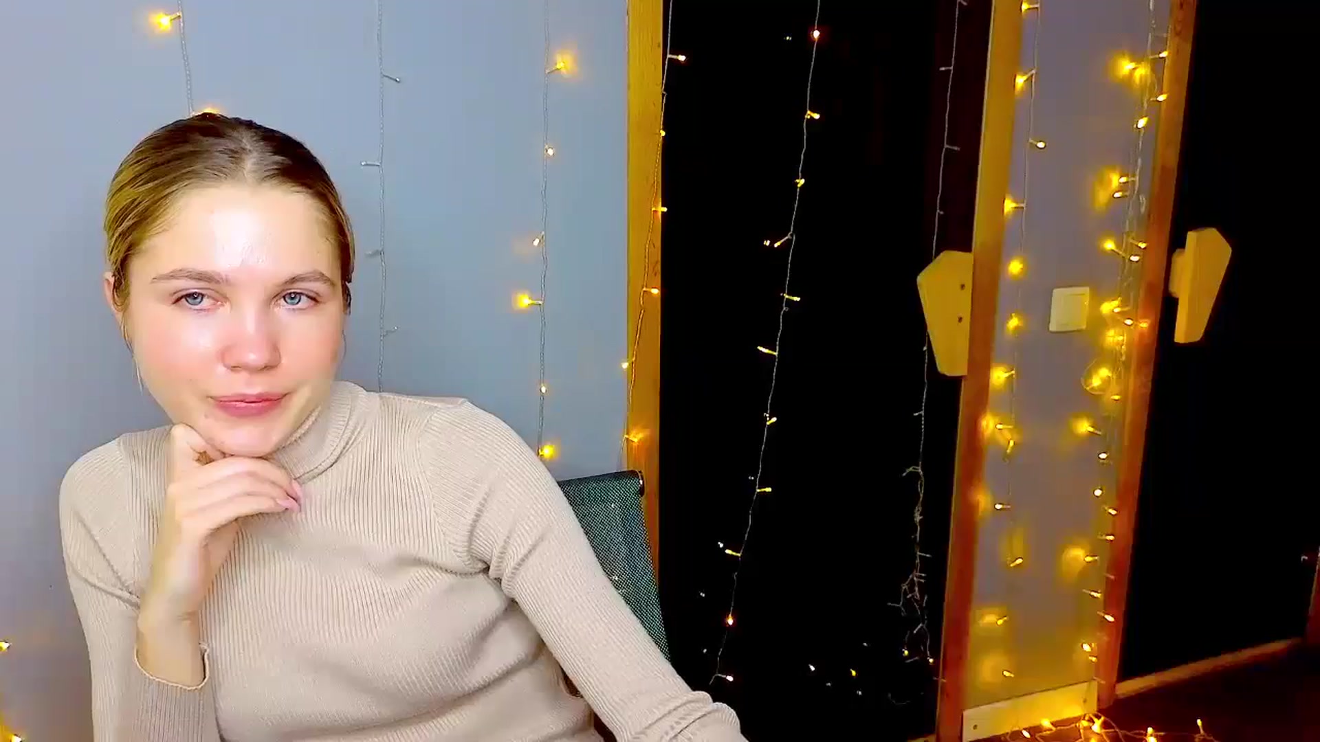 Gallery image thumbnail from Kate_Lewiss's myfreecams stream on, 01/22/2025, 11:43 image 4 of 20
