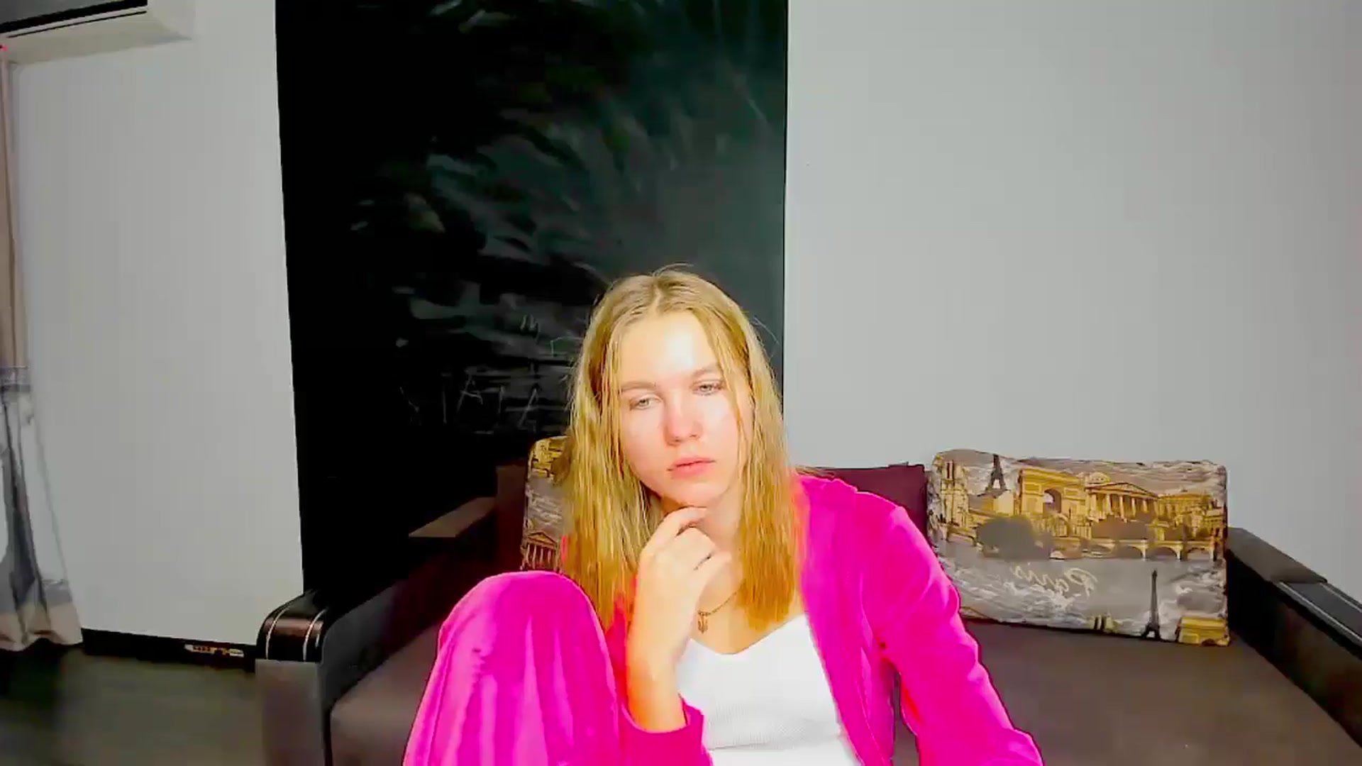 Gallery image thumbnail from Kate_Lewiss's myfreecams stream on, 01/29/2025, 08:42 image 2 of 20