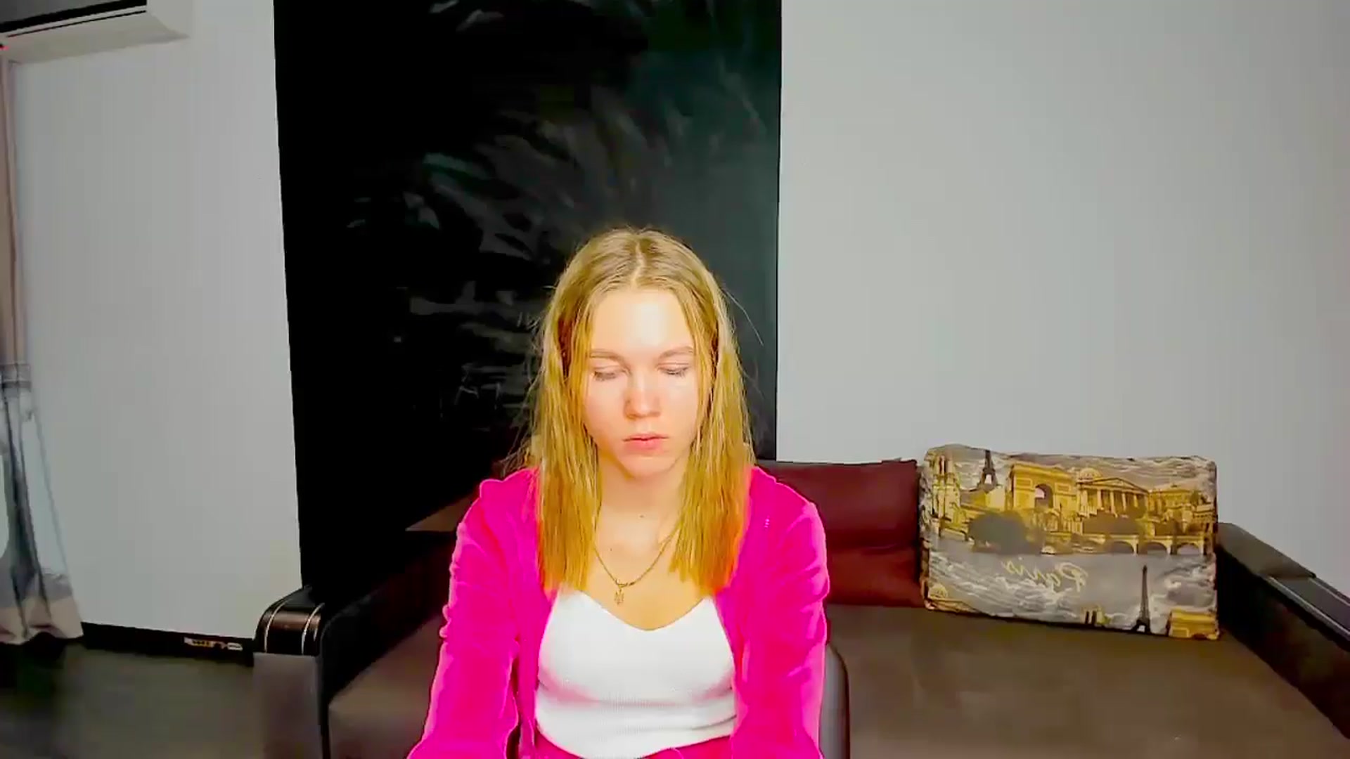 Gallery image thumbnail from Kate_Lewiss's myfreecams stream on, 01/29/2025, 08:42 image 17 of 20