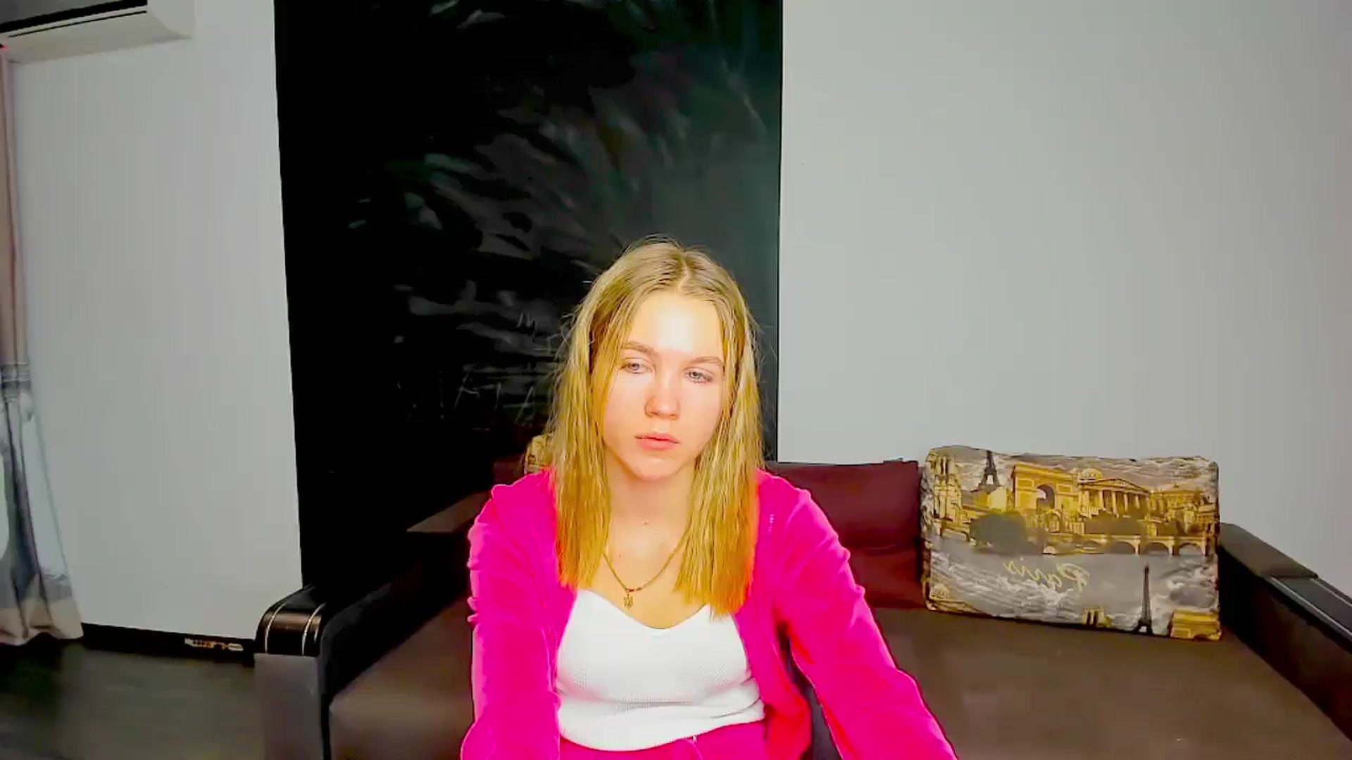 Gallery image thumbnail from Kate_Lewiss's myfreecams stream on, 01/29/2025, 08:42 image 18 of 20
