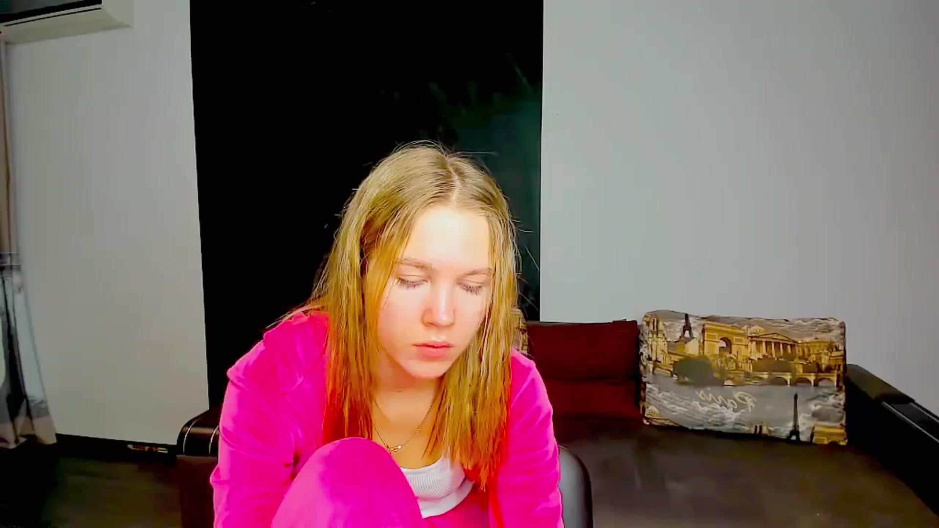 Gallery image thumbnail from Kate_Lewiss's myfreecams stream on, 01/29/2025, 08:42 image 10 of 20