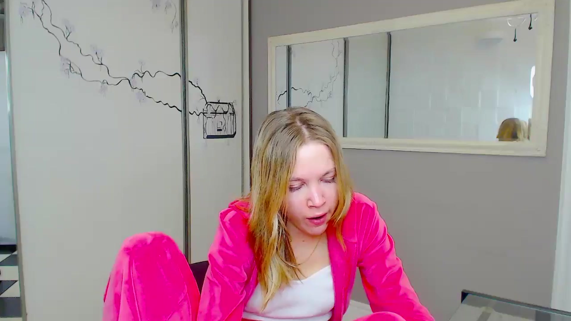 Gallery image thumbnail from Kate_Lewiss's myfreecams stream on, 02/06/2025, 10:33 image 14 of 20