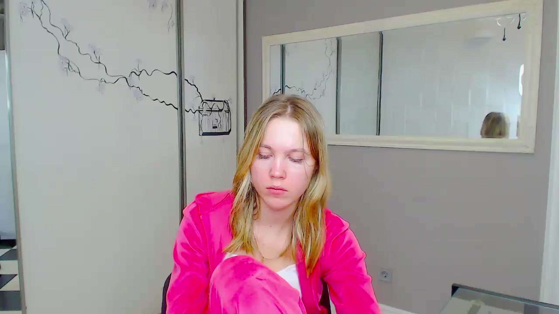 Gallery image thumbnail from Kate_Lewiss's myfreecams stream on, 02/06/2025, 12:03 image 6 of 20