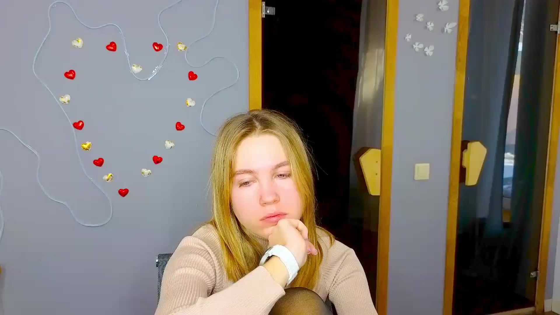 Gallery image thumbnail from Kate_Lewiss's myfreecams stream on, 02/17/2025, 08:18 image 5 of 20