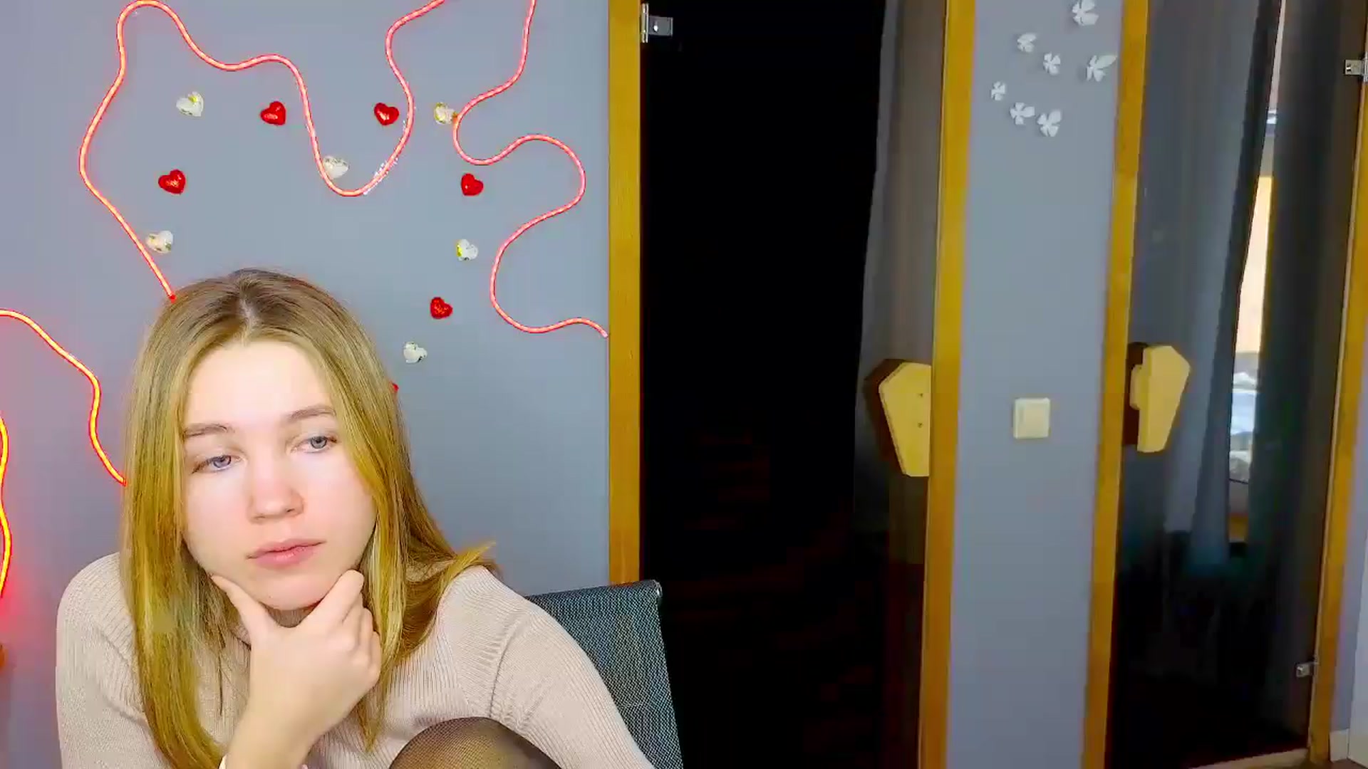 Gallery image thumbnail from Kate_Lewiss's myfreecams stream on, 02/17/2025, 10:49 image 16 of 20