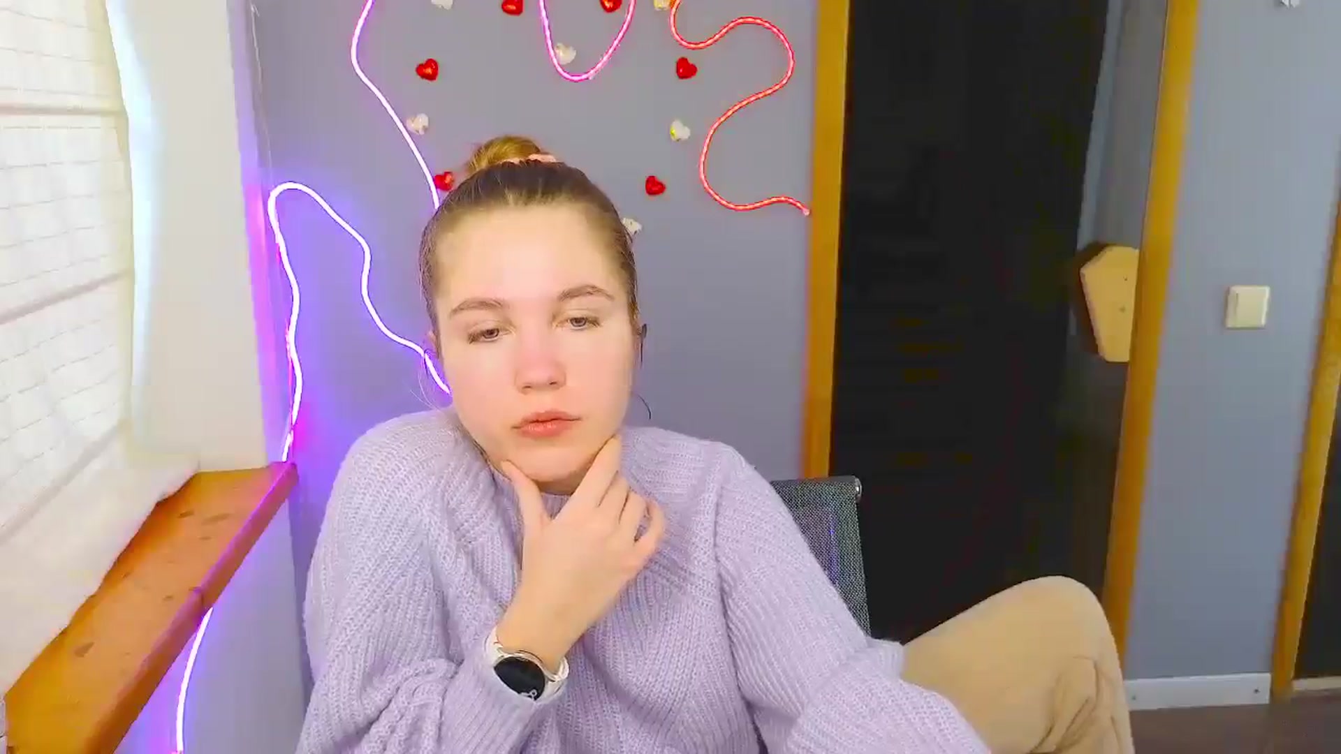 Gallery image thumbnail from Kate_Lewiss's myfreecams stream on, 02/25/2025, 12:05 image 18 of 20