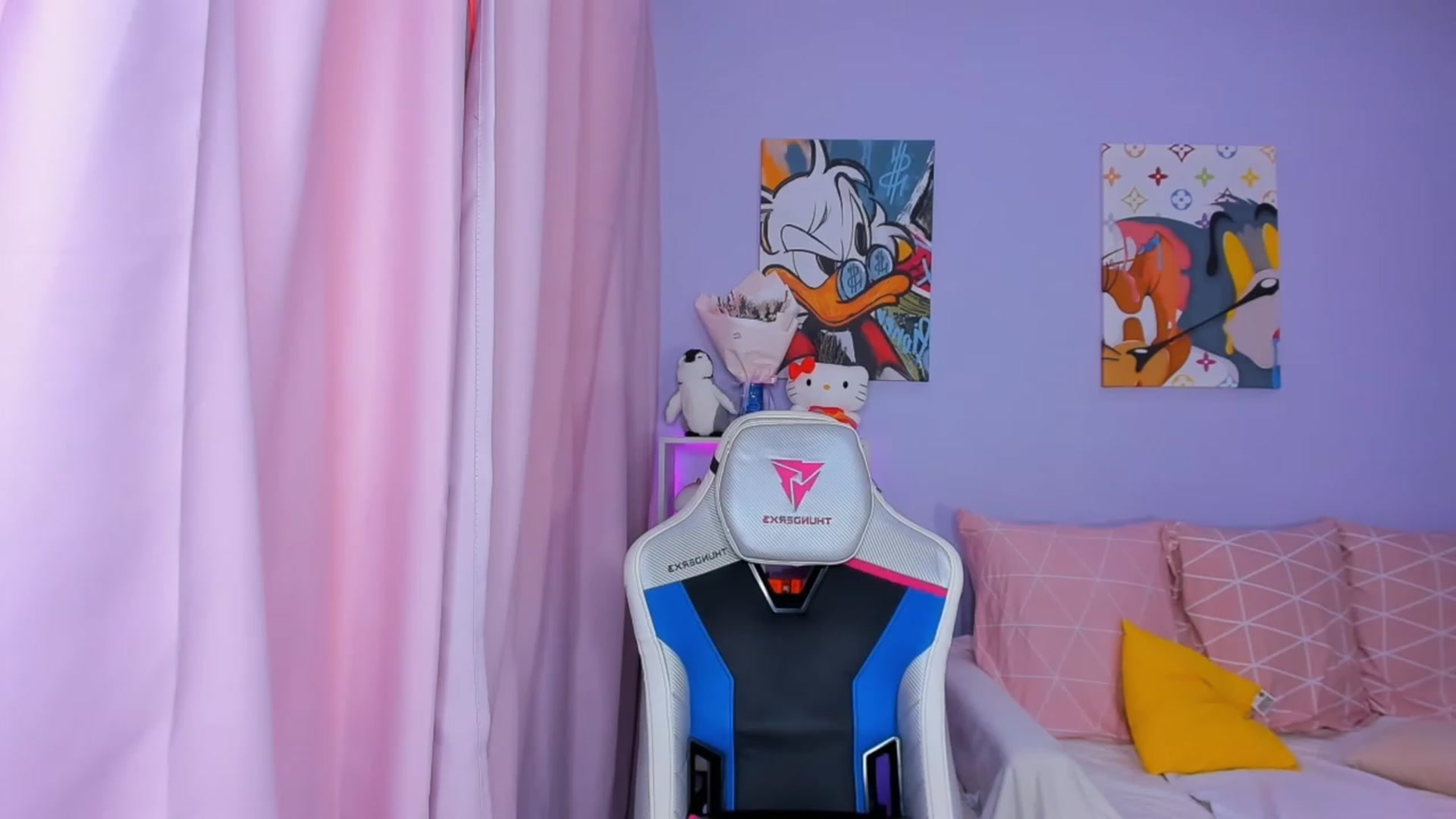 Gallery image thumbnail from Kate_Young's myfreecams stream on, 04/16/2023, 08:15 image 9 of 20
