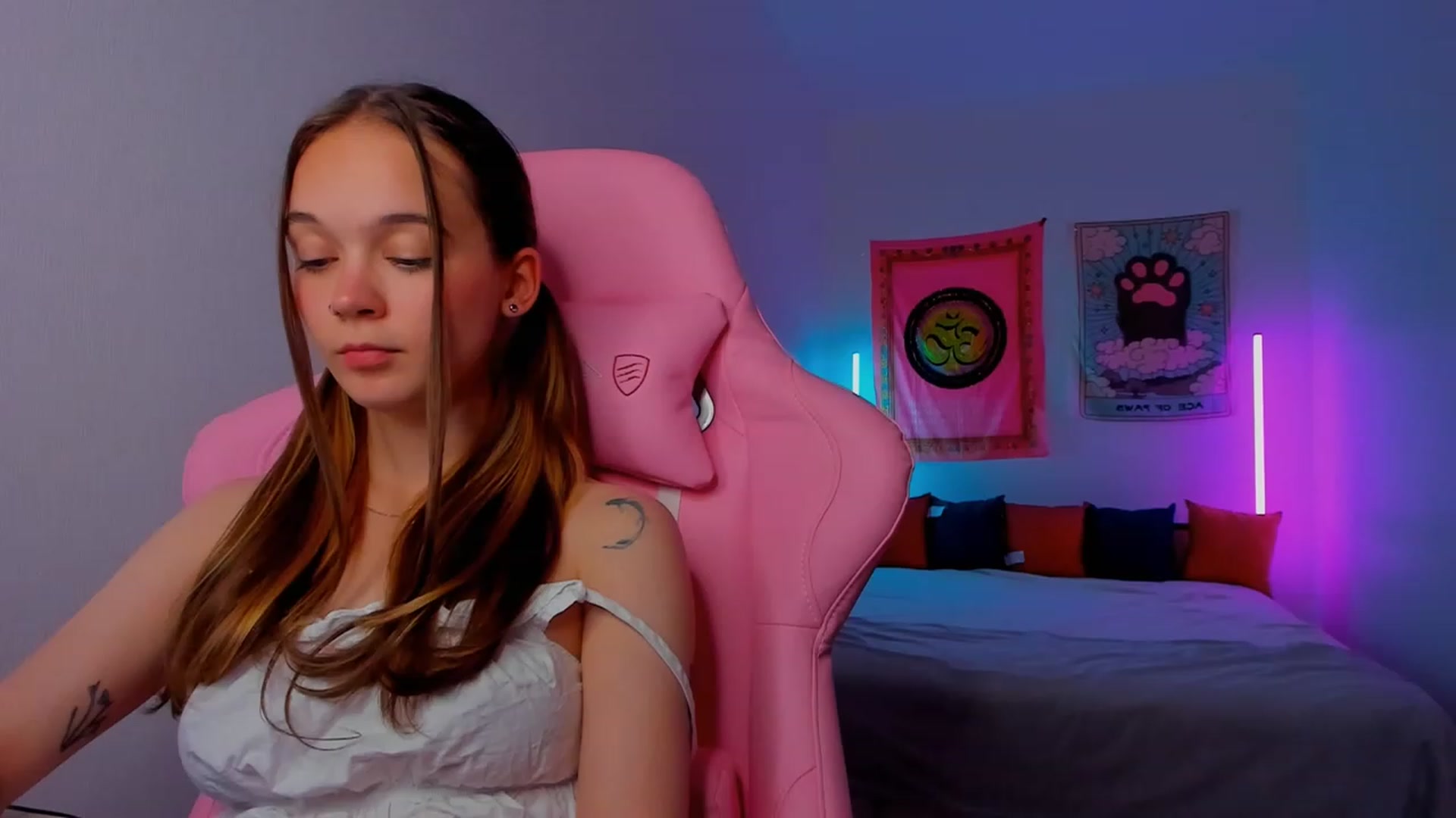 Gallery image thumbnail from Kate_Young's myfreecams stream on, 08/13/2023, 09:32 image 2 of 20