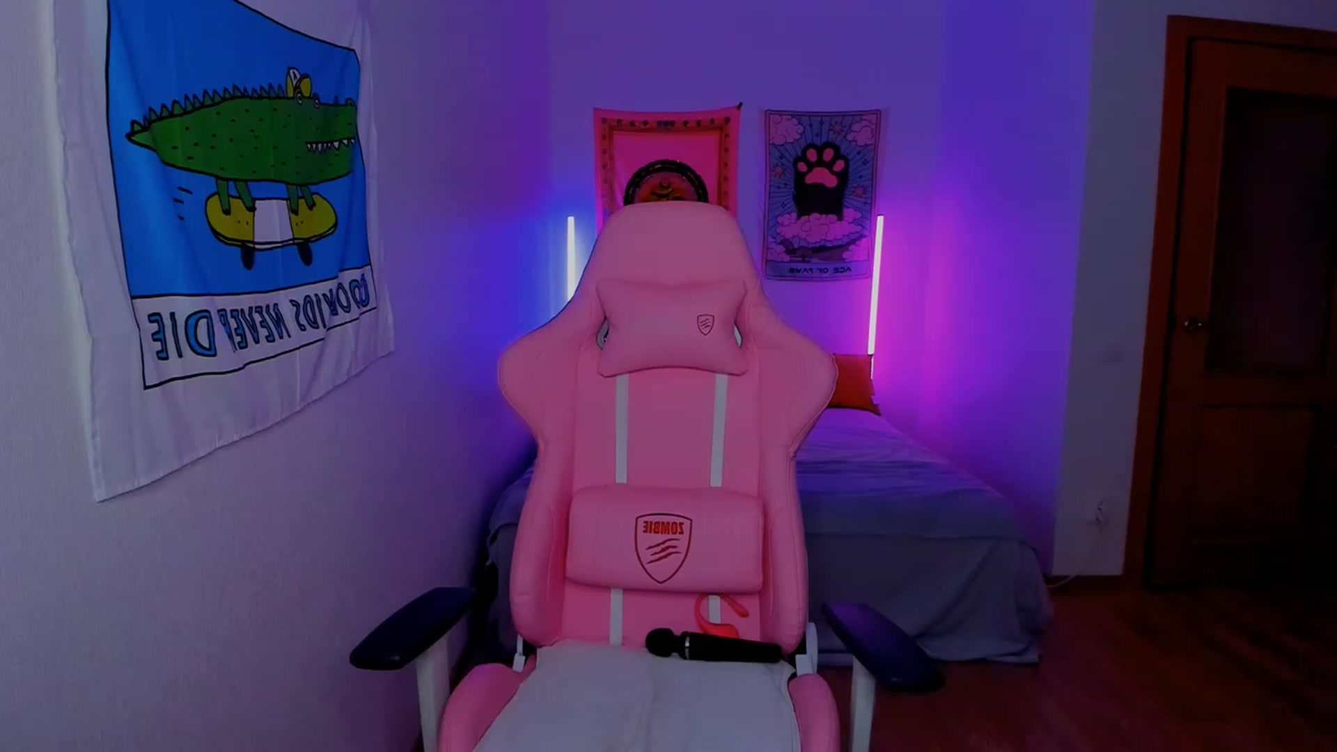 Gallery image thumbnail from Kate_Young's myfreecams stream on, 09/26/2023, 06:27 image 4 of 20