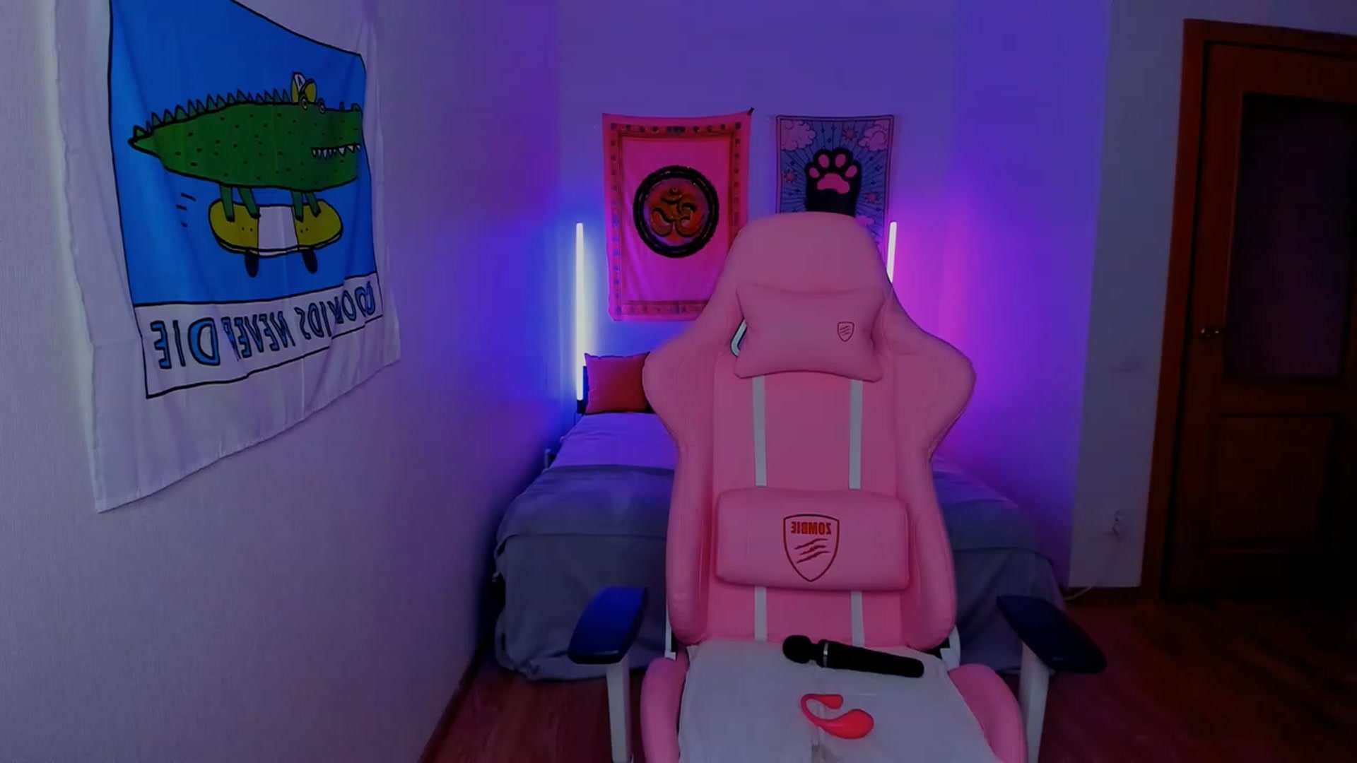 Gallery image thumbnail from Kate_Young's myfreecams stream on, 09/26/2023, 06:27 image 2 of 20