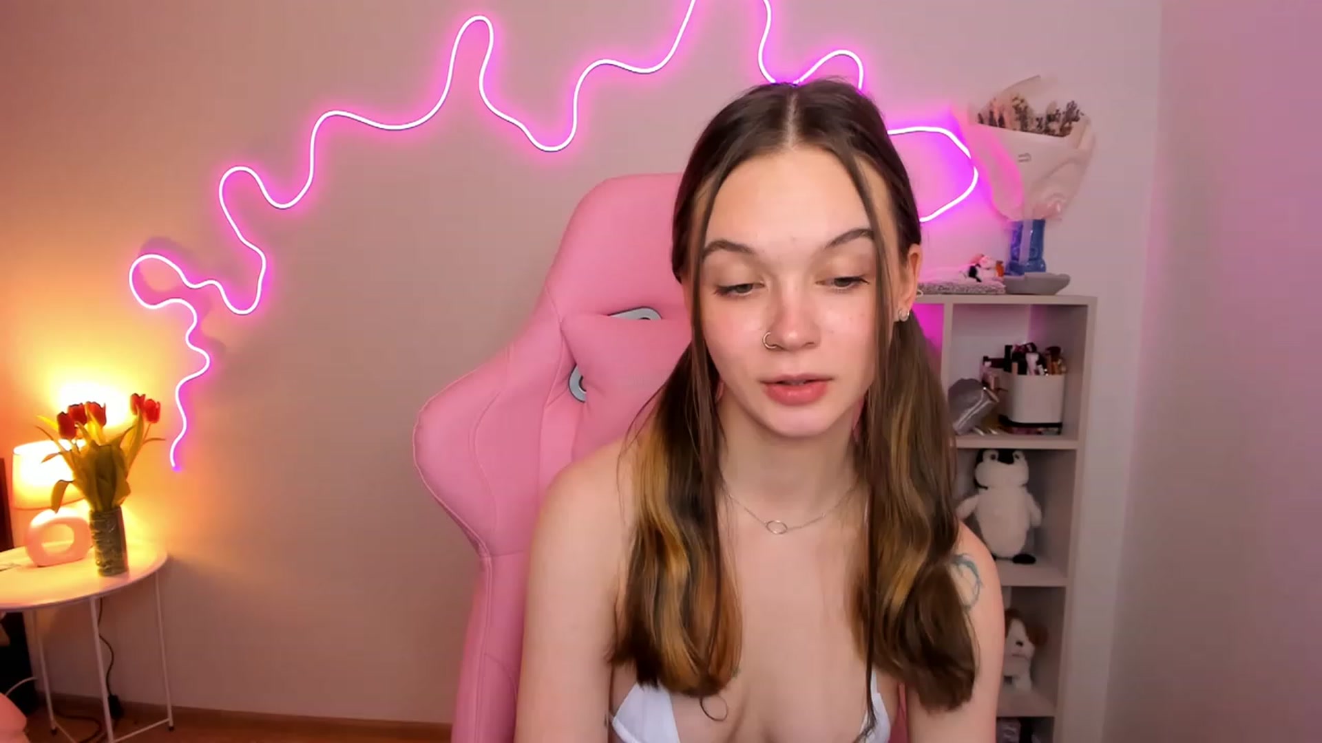 Gallery image thumbnail from Kate_Young's myfreecams stream on, 03/06/2024, 05:45 image 5 of 20