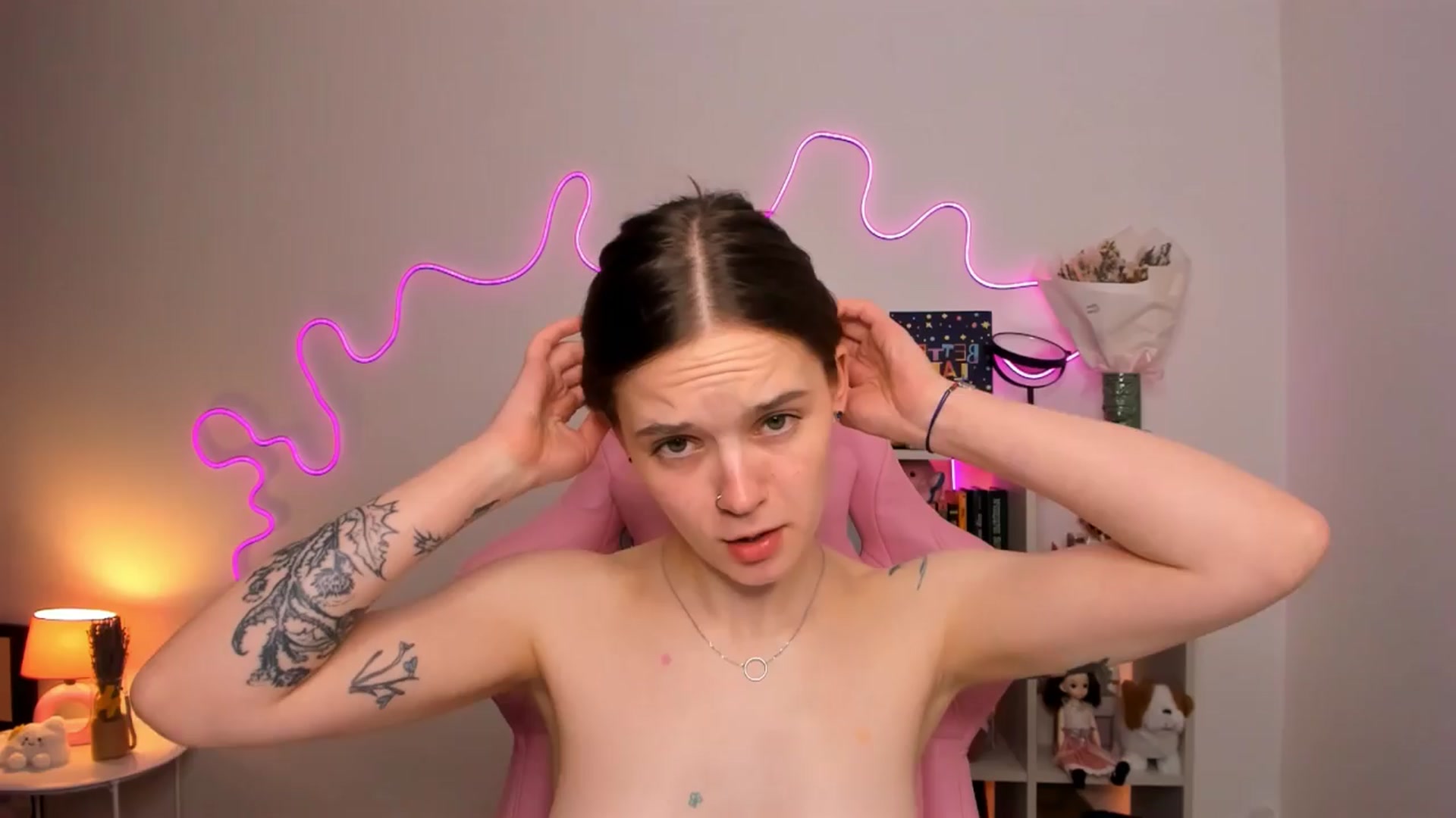 Gallery image thumbnail from Kate_Young's myfreecams stream on, 04/10/2024, 05:59 image 6 of 20