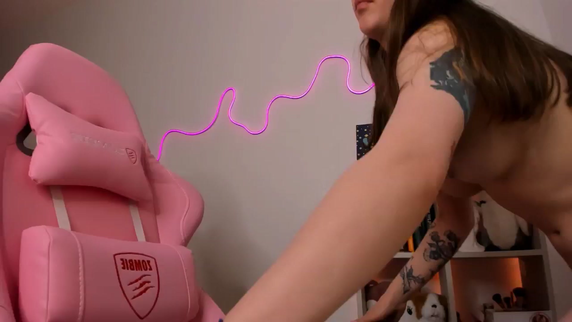 Gallery image thumbnail from Kate_Young's myfreecams stream on, 05/03/2024, 05:35 image 6 of 20