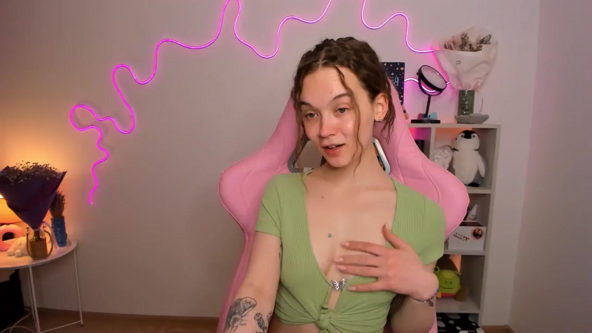 Gallery image thumbnail from Kate_Young's myfreecams stream on, 05/15/2024, 06:47 image 13 of 20