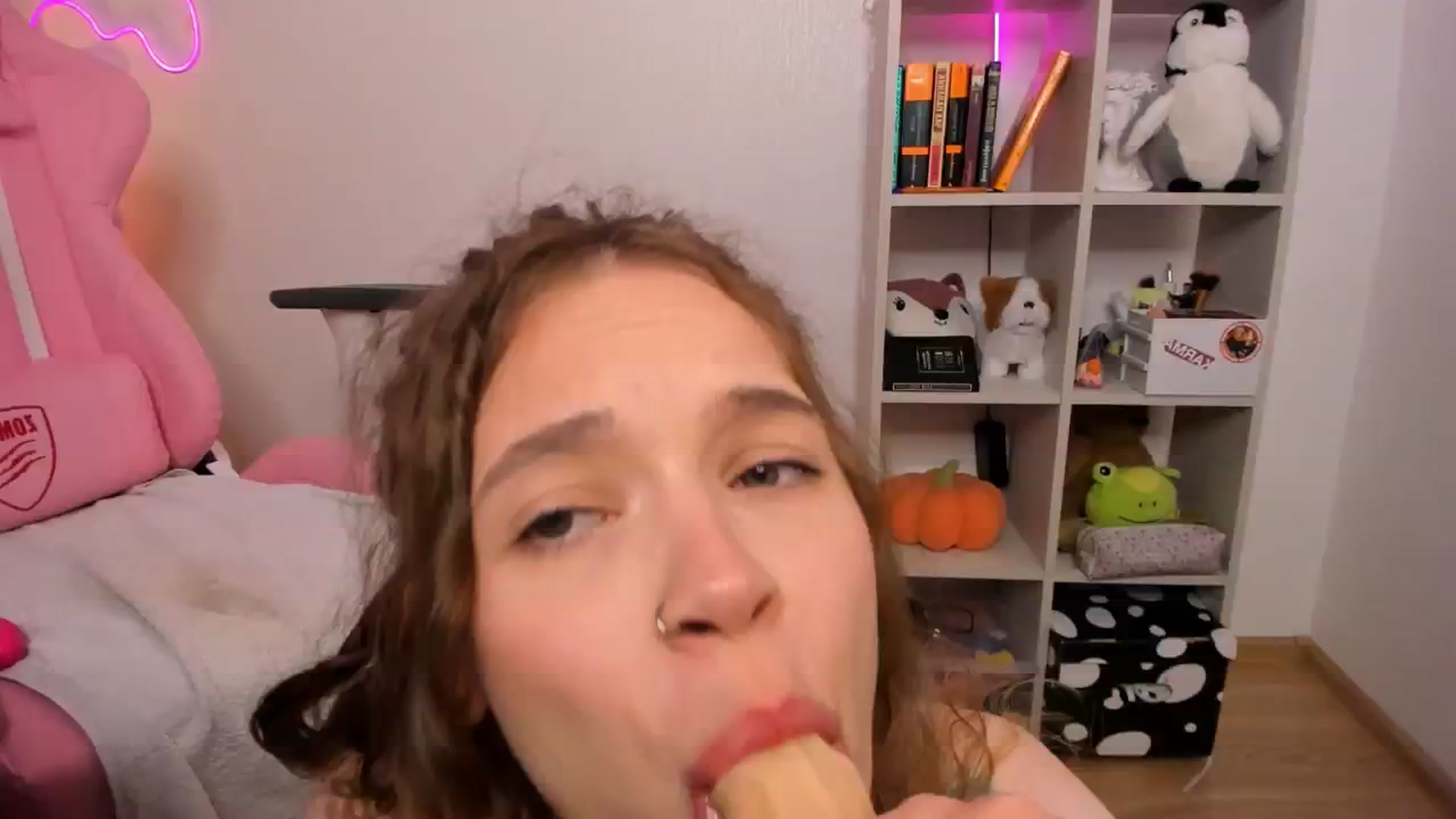 Gallery image thumbnail from Kate_Young's myfreecams stream on, 05/30/2024, 07:05 image 5 of 20