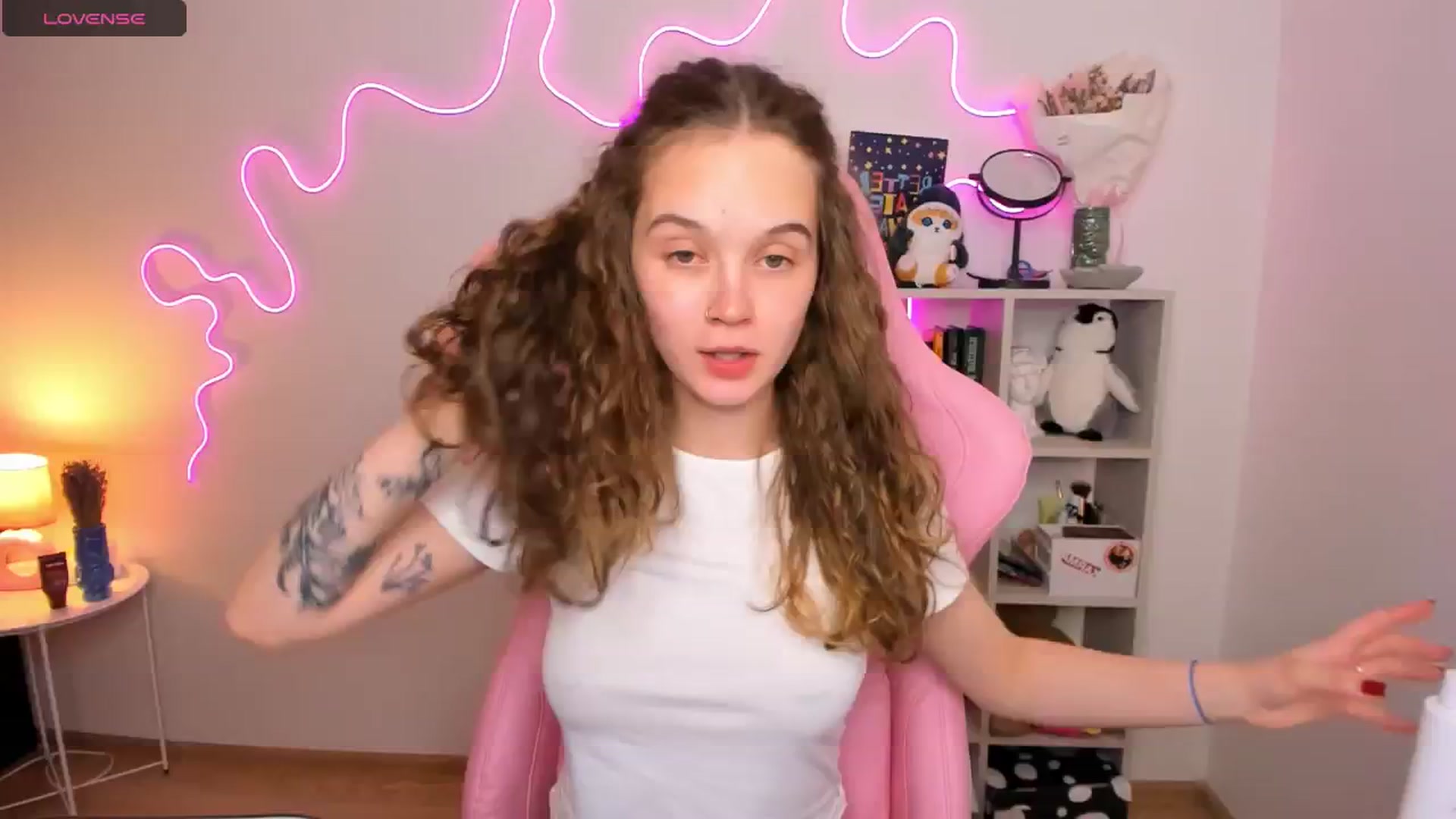 Gallery image thumbnail from Kate_Young's myfreecams stream on, 07/05/2024, 19:44 image 1 of 20