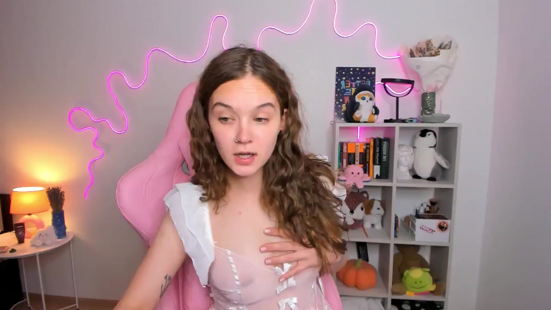 Gallery image thumbnail from Kate_Young's myfreecams stream on, 08/03/2024, 06:54 image 13 of 20