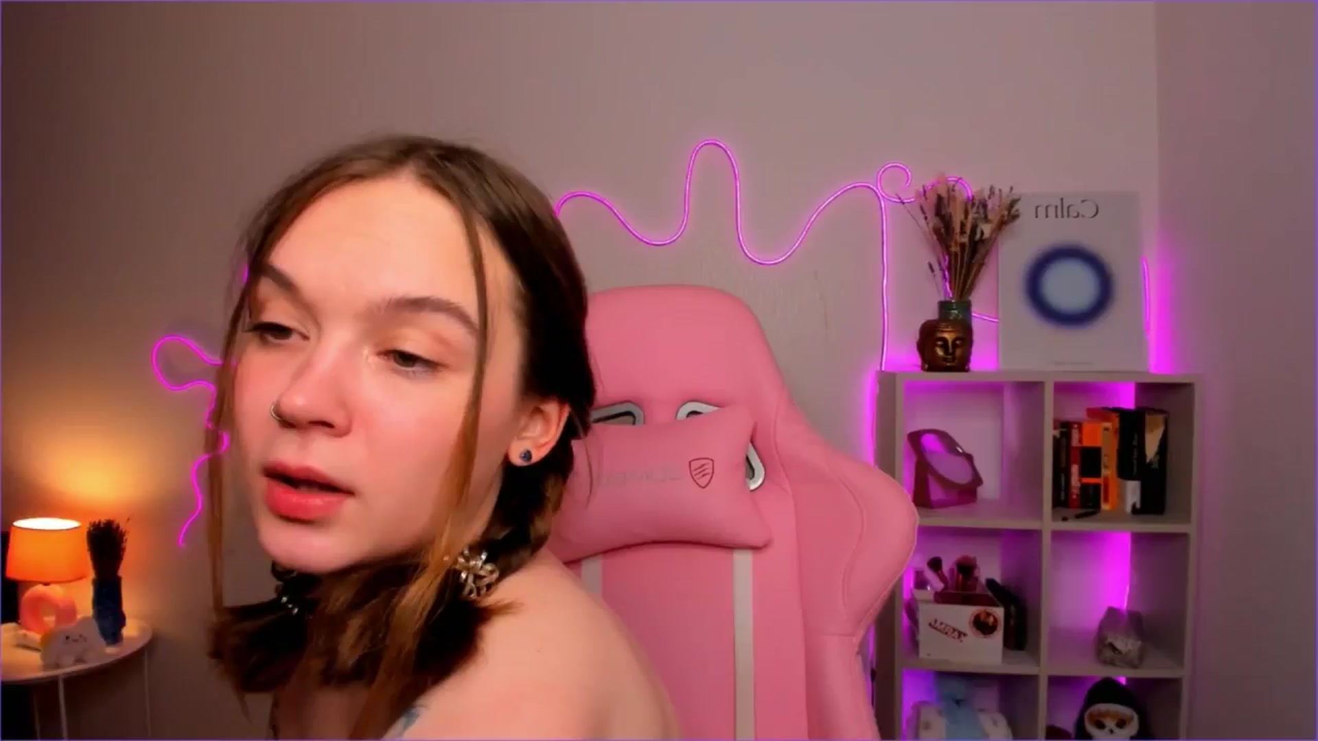 Gallery image thumbnail from Kate_Young's myfreecams stream on, 03/25/2025, 07:04 image 17 of 20