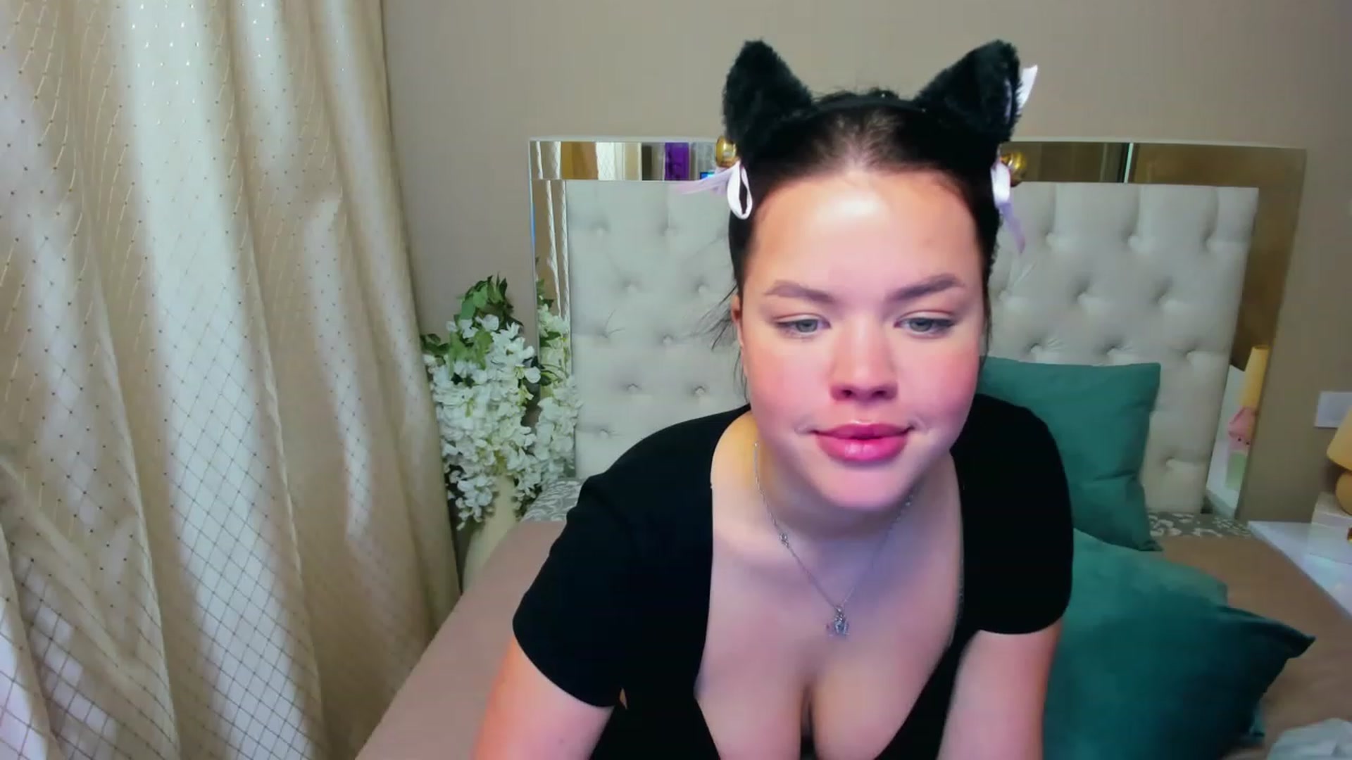 Gallery image thumbnail from Kateblaire_1's myfreecams stream on, 11/26/2022, 15:04 image 3 of 20
