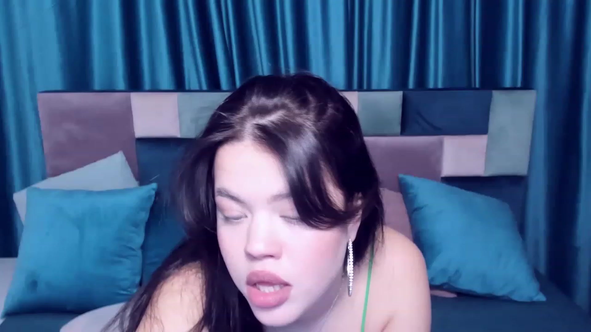 Gallery image thumbnail from Kateblaire_1's myfreecams stream on, 11/27/2022, 10:32 image 14 of 20