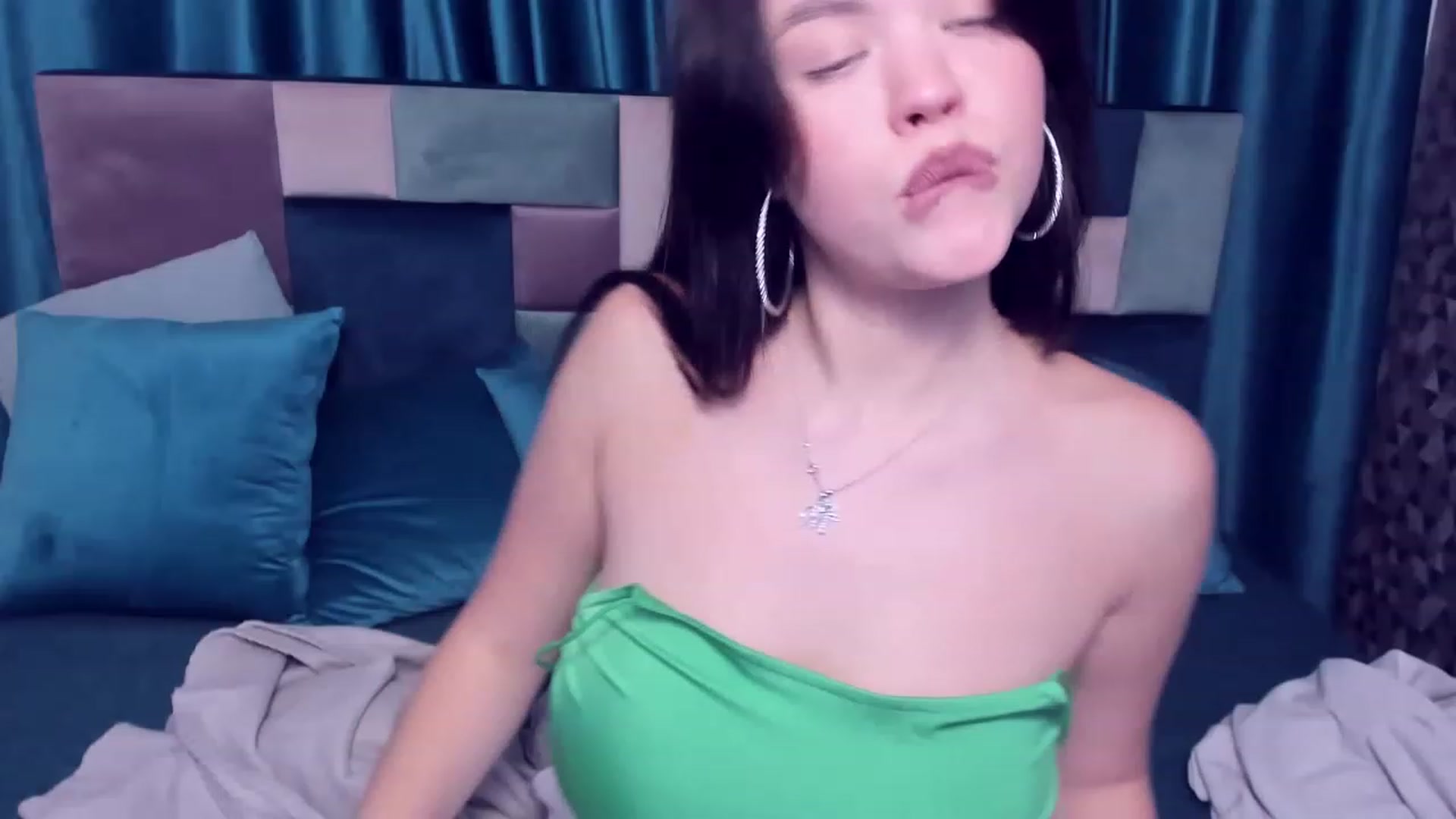 Gallery image thumbnail from Kateblaire_1's myfreecams stream on, 11/27/2022, 13:30 image 18 of 20