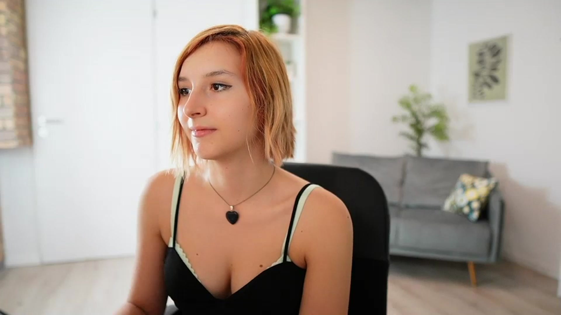Gallery image thumbnail from Katei_England's myfreecams stream on, 10/25/2023, 14:33 image 6 of 20