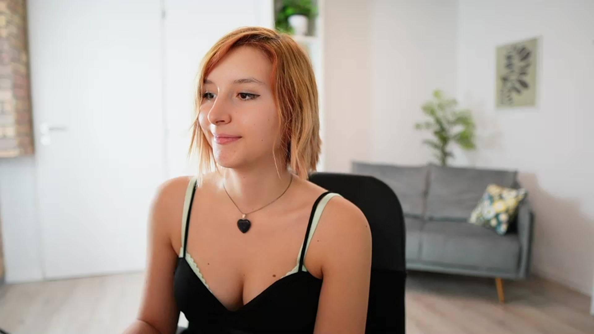 Gallery image thumbnail from Katei_England's myfreecams stream on, 10/25/2023, 14:33 image 10 of 20