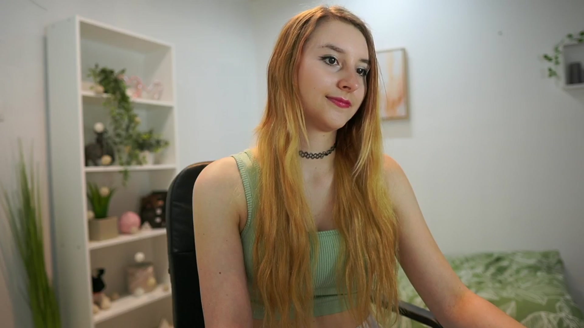 Gallery image thumbnail from Katei_England's myfreecams stream on, 06/05/2024, 09:47 image 12 of 20