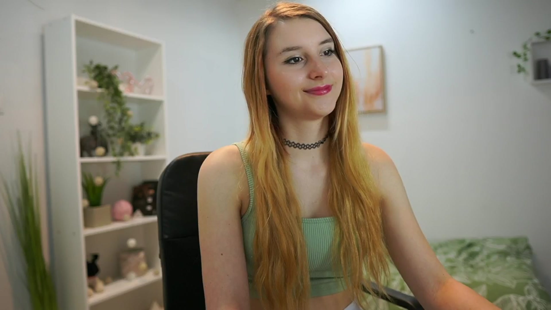 Gallery image thumbnail from Katei_England's myfreecams stream on, 06/05/2024, 09:47 image 13 of 20
