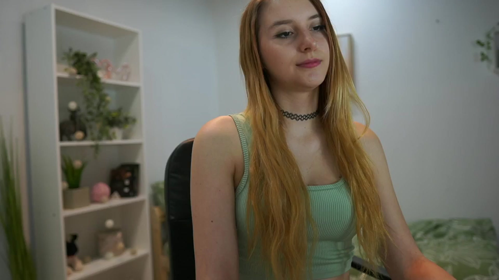 Gallery image thumbnail from Katei_England's myfreecams stream on, 06/05/2024, 11:46 image 8 of 20