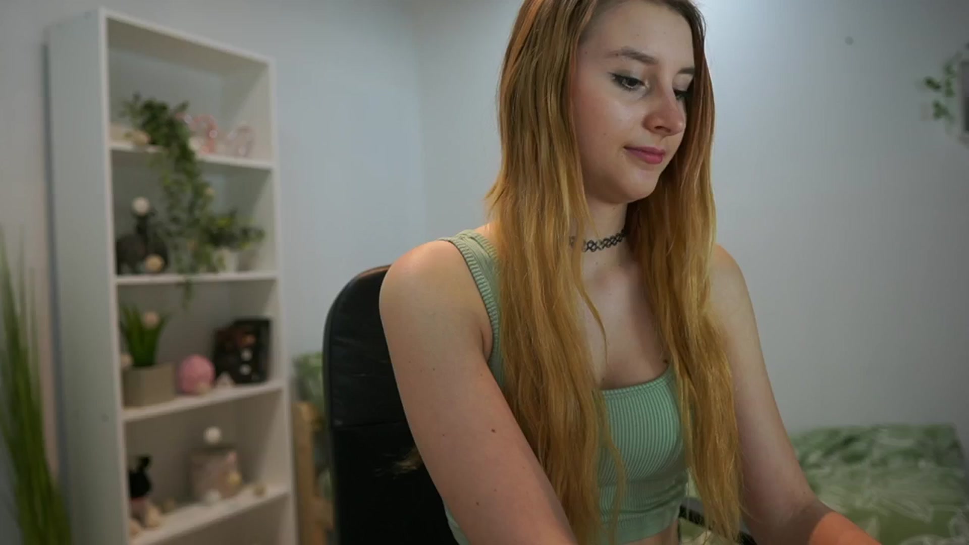 Gallery image thumbnail from Katei_England's myfreecams stream on, 06/05/2024, 11:46 image 5 of 20