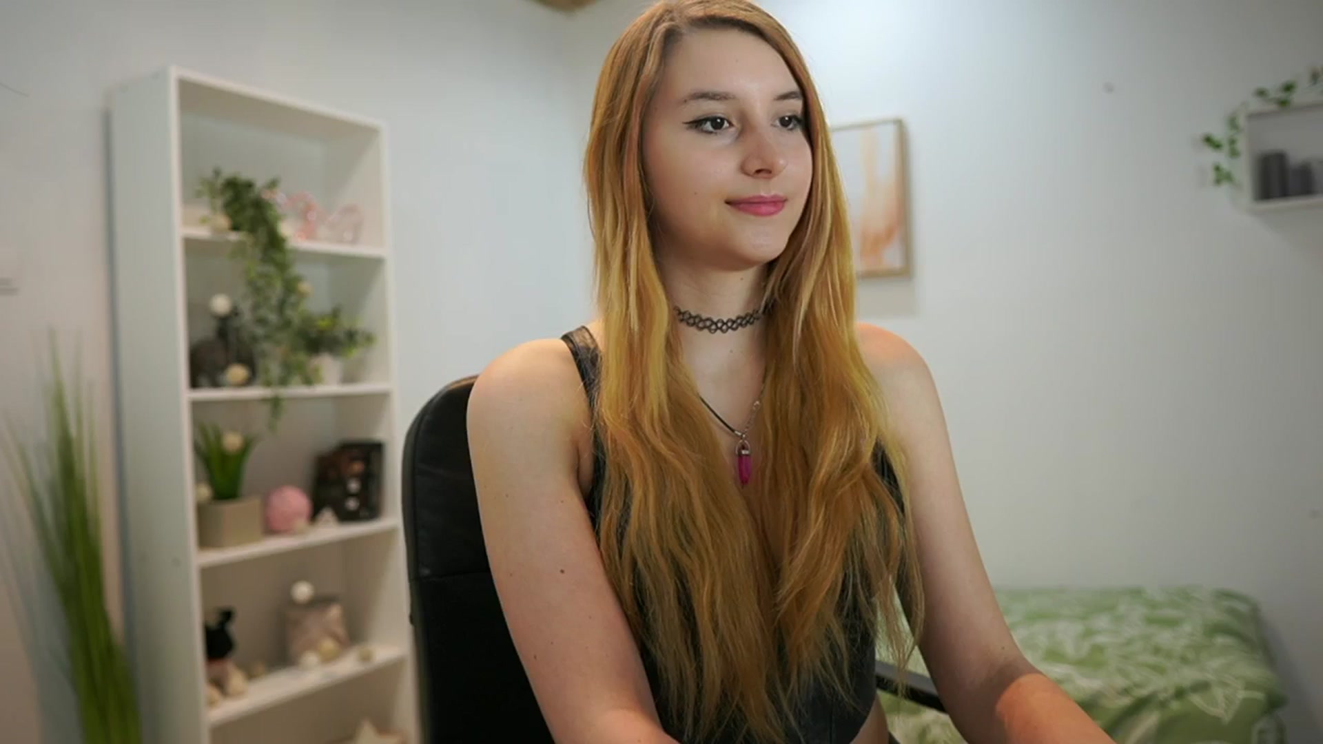 Gallery image thumbnail from Katei_England's myfreecams stream on, 06/06/2024, 13:13 image 9 of 20