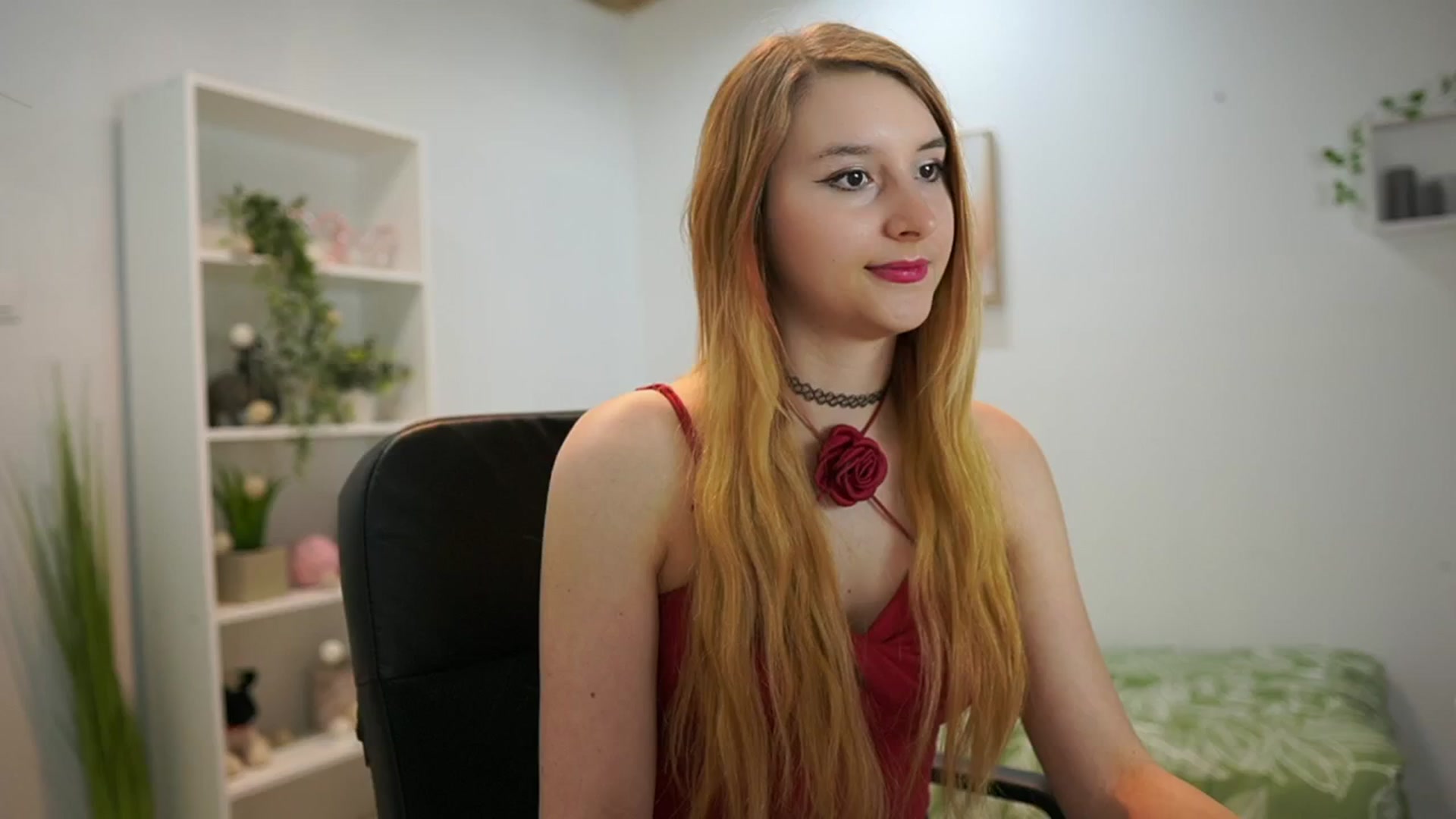 Gallery image thumbnail from Katei_England's myfreecams stream on, 06/07/2024, 10:16 image 10 of 20