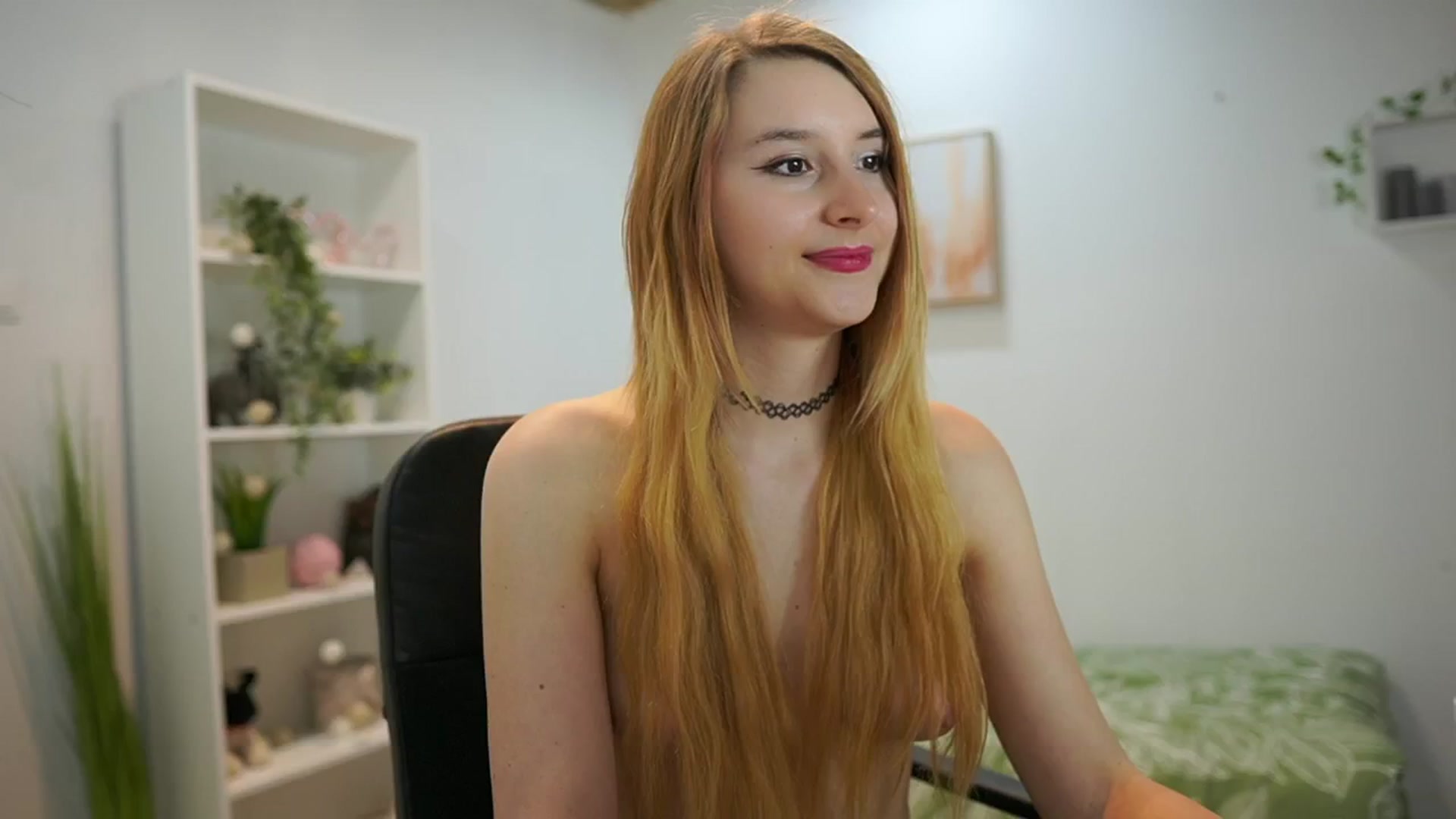 Gallery image thumbnail from Katei_England's myfreecams stream on, 06/07/2024, 10:16 image 18 of 20