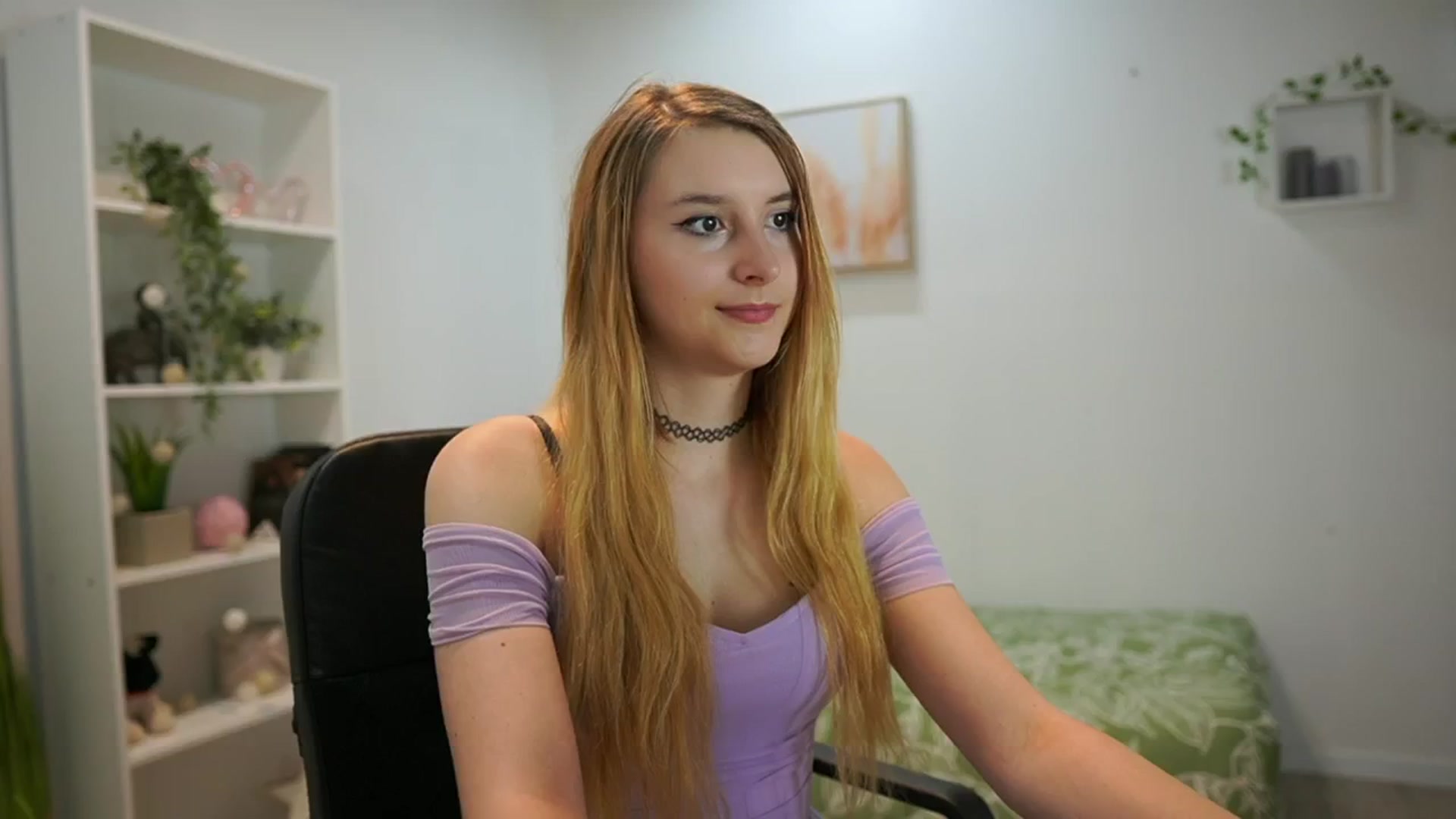 Gallery image thumbnail from Katei_England's myfreecams stream on, 06/10/2024, 13:29 image 8 of 20