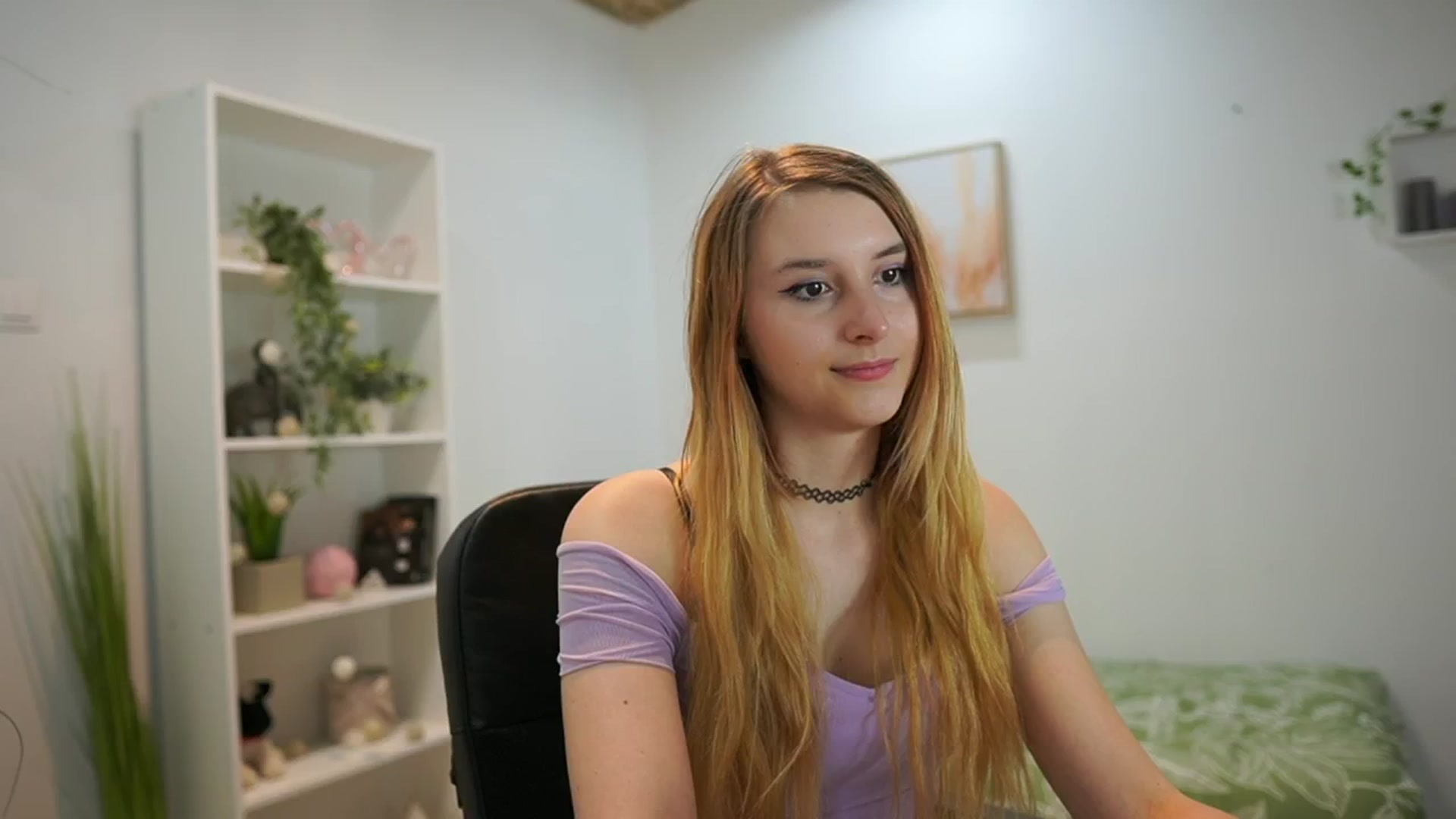 Gallery image thumbnail from Katei_England's myfreecams stream on, 06/10/2024, 14:53 image 17 of 20