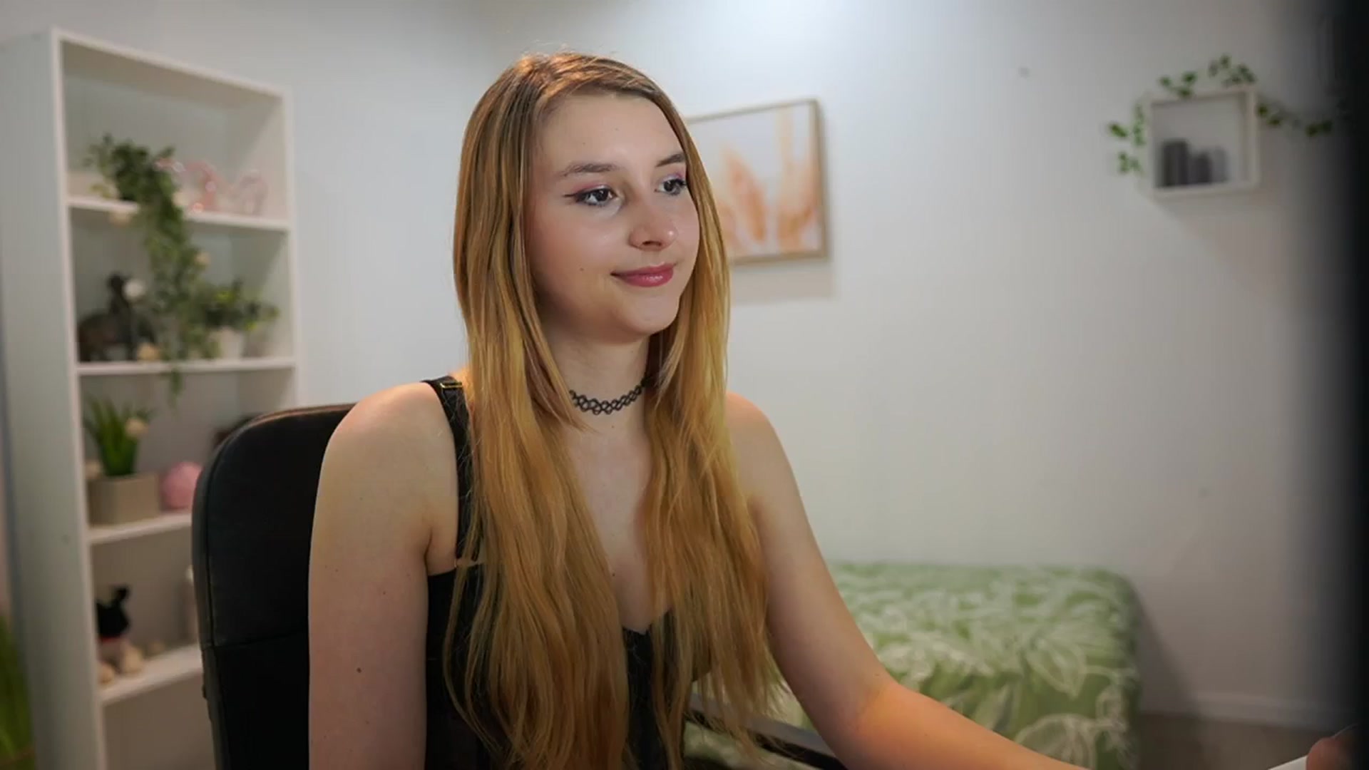 Gallery image thumbnail from Katei_England's myfreecams stream on, 06/11/2024, 09:55 image 20 of 20