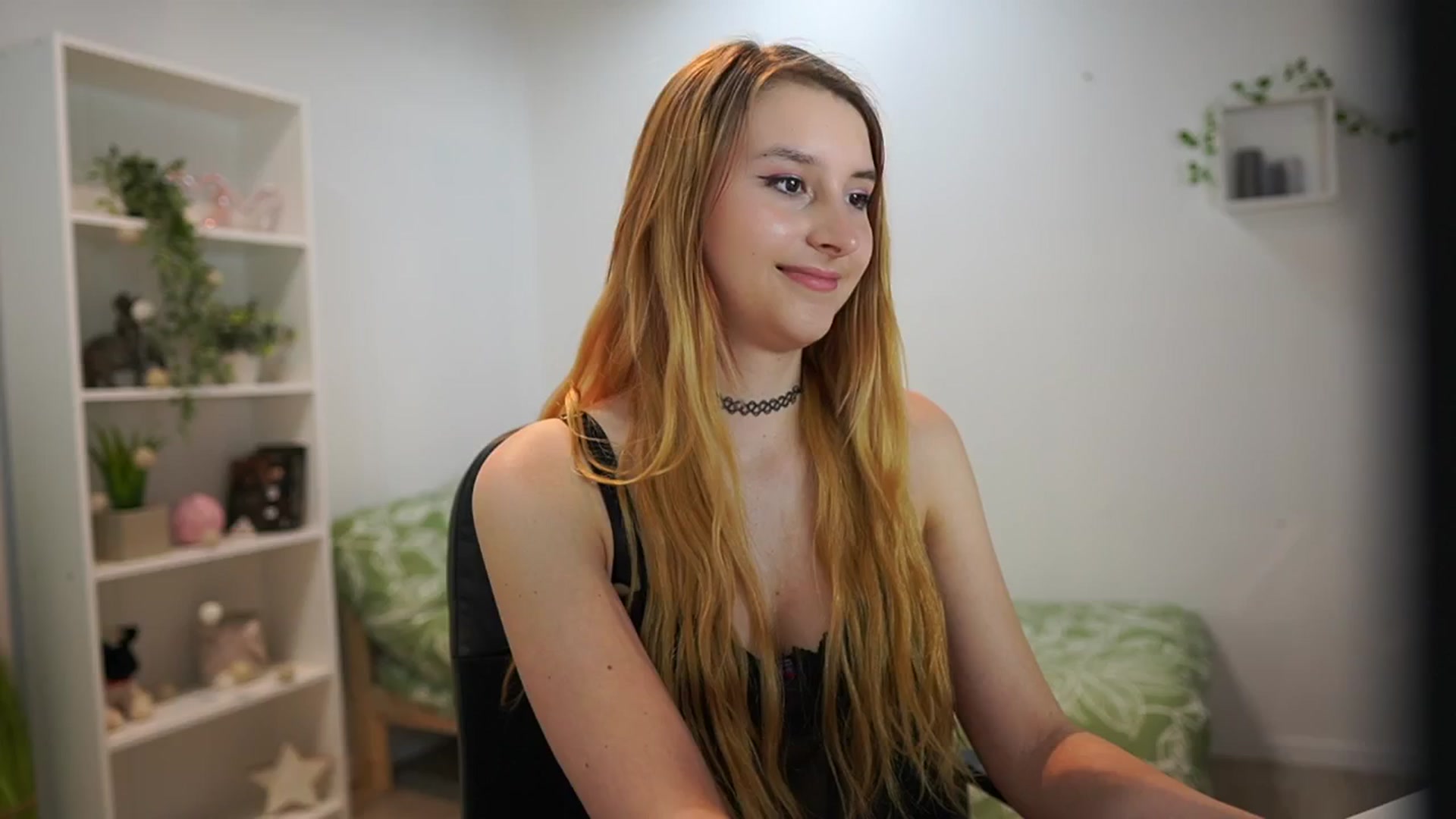 Gallery image thumbnail from Katei_England's myfreecams stream on, 06/11/2024, 12:21 image 7 of 20