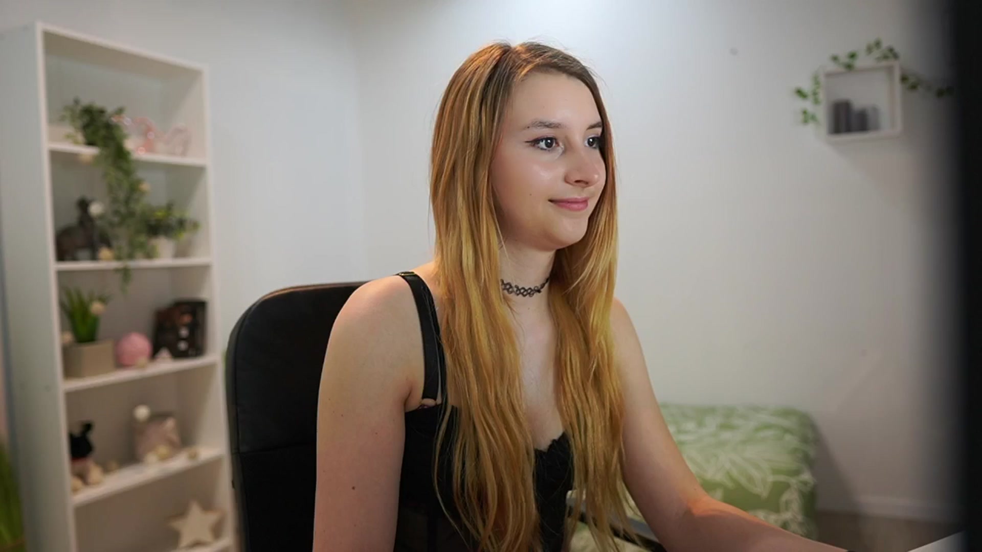 Gallery image thumbnail from Katei_England's myfreecams stream on, 06/11/2024, 12:21 image 2 of 20