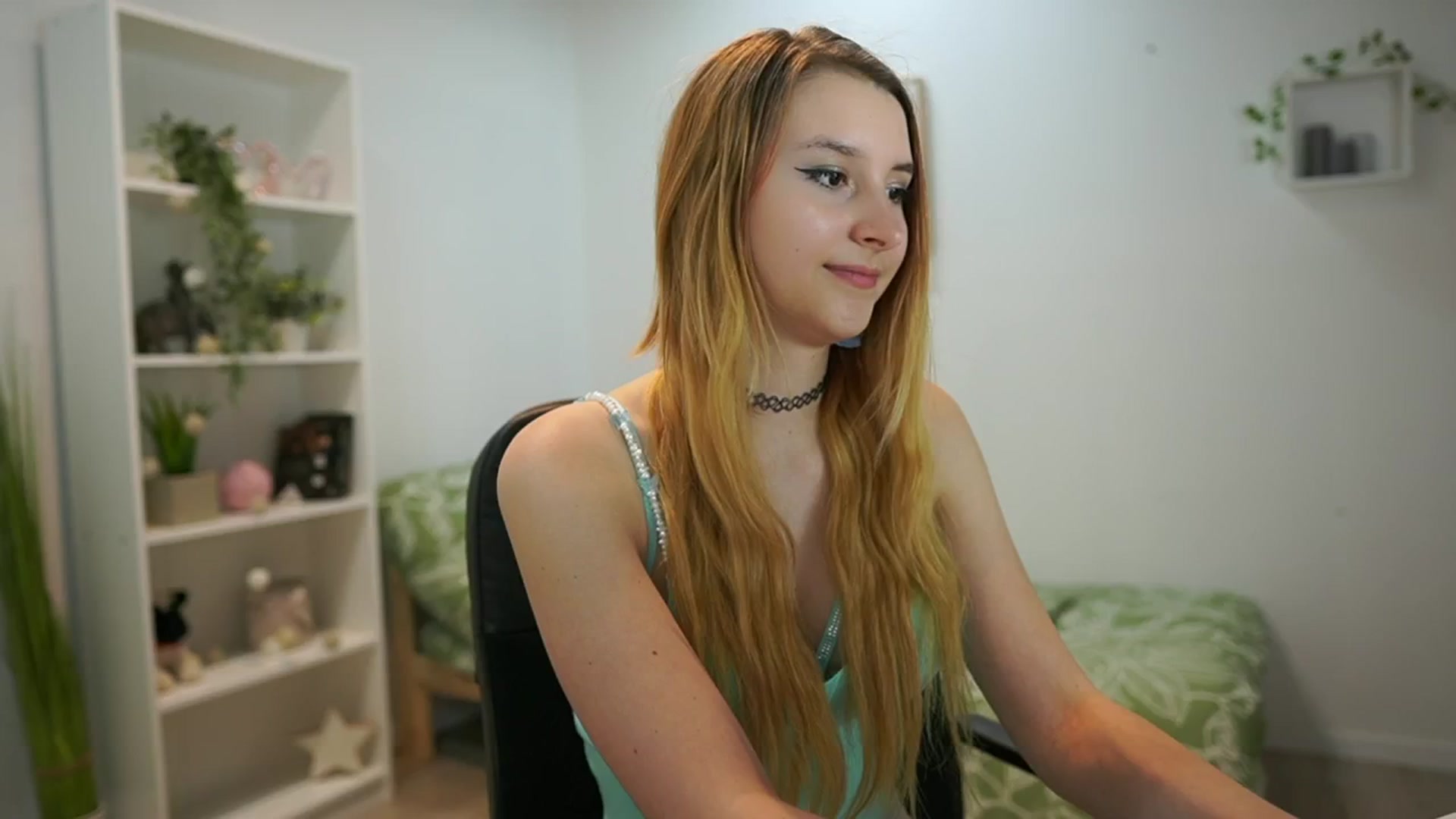 Gallery image thumbnail from Katei_England's myfreecams stream on, 06/12/2024, 12:25 image 14 of 20