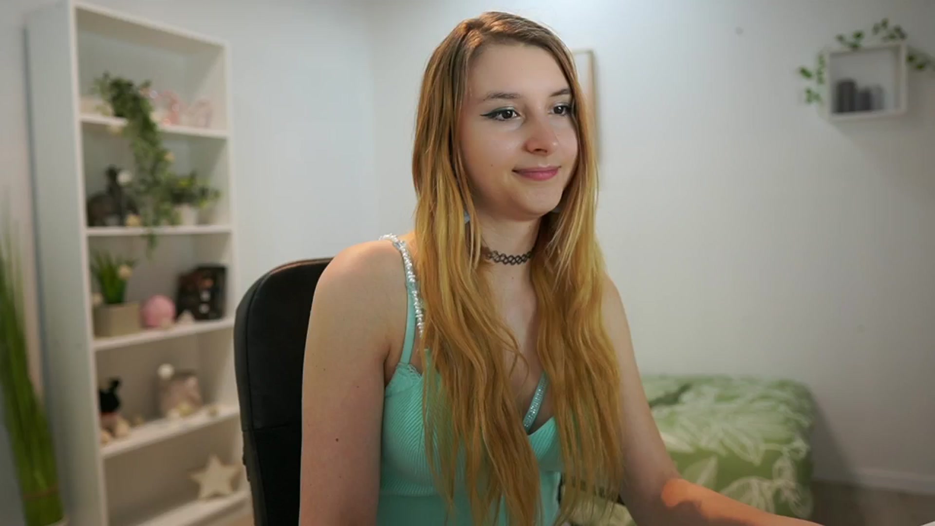 Gallery image thumbnail from Katei_England's myfreecams stream on, 06/12/2024, 12:25 image 5 of 20