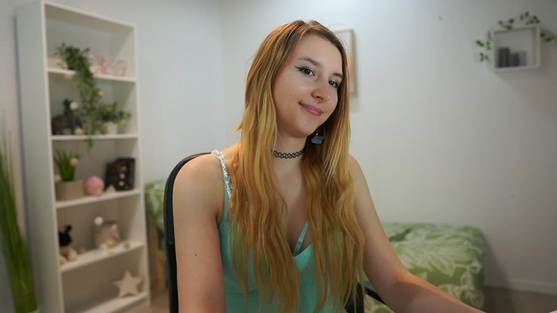 Gallery image thumbnail from Katei_England's myfreecams stream on, 06/12/2024, 12:25 image 6 of 20