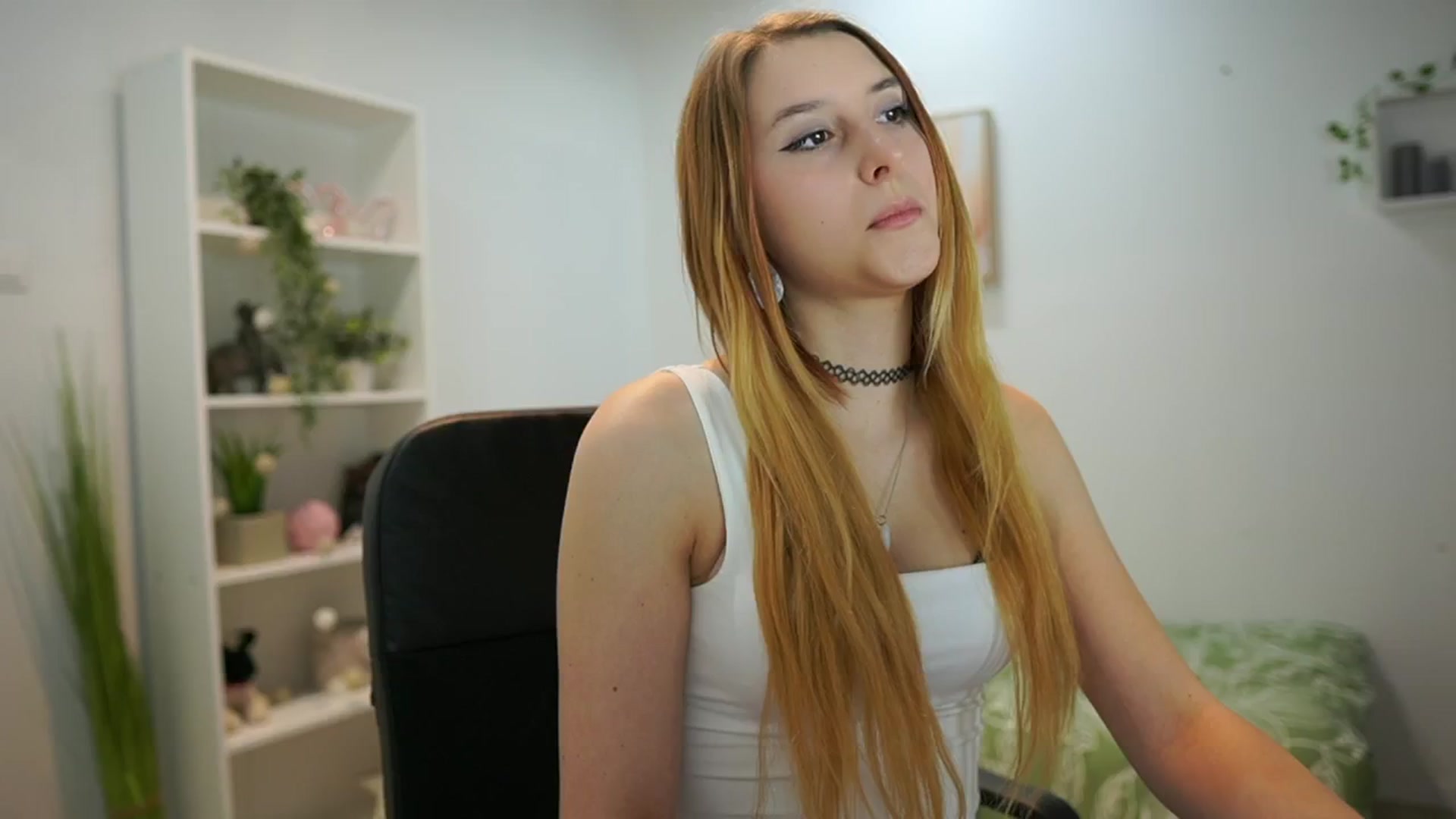 Gallery image thumbnail from Katei_England's myfreecams stream on, 06/14/2024, 10:54 image 10 of 20