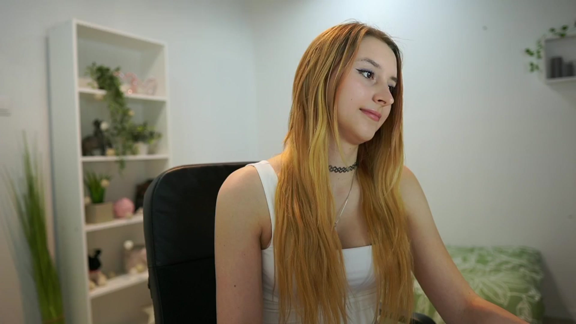 Gallery image thumbnail from Katei_England's myfreecams stream on, 06/14/2024, 10:54 image 15 of 20