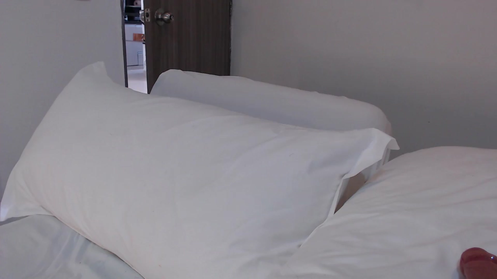 Gallery image thumbnail from Katelunda's myfreecams stream on, 09/15/2026, 19:15 image 9 of 20