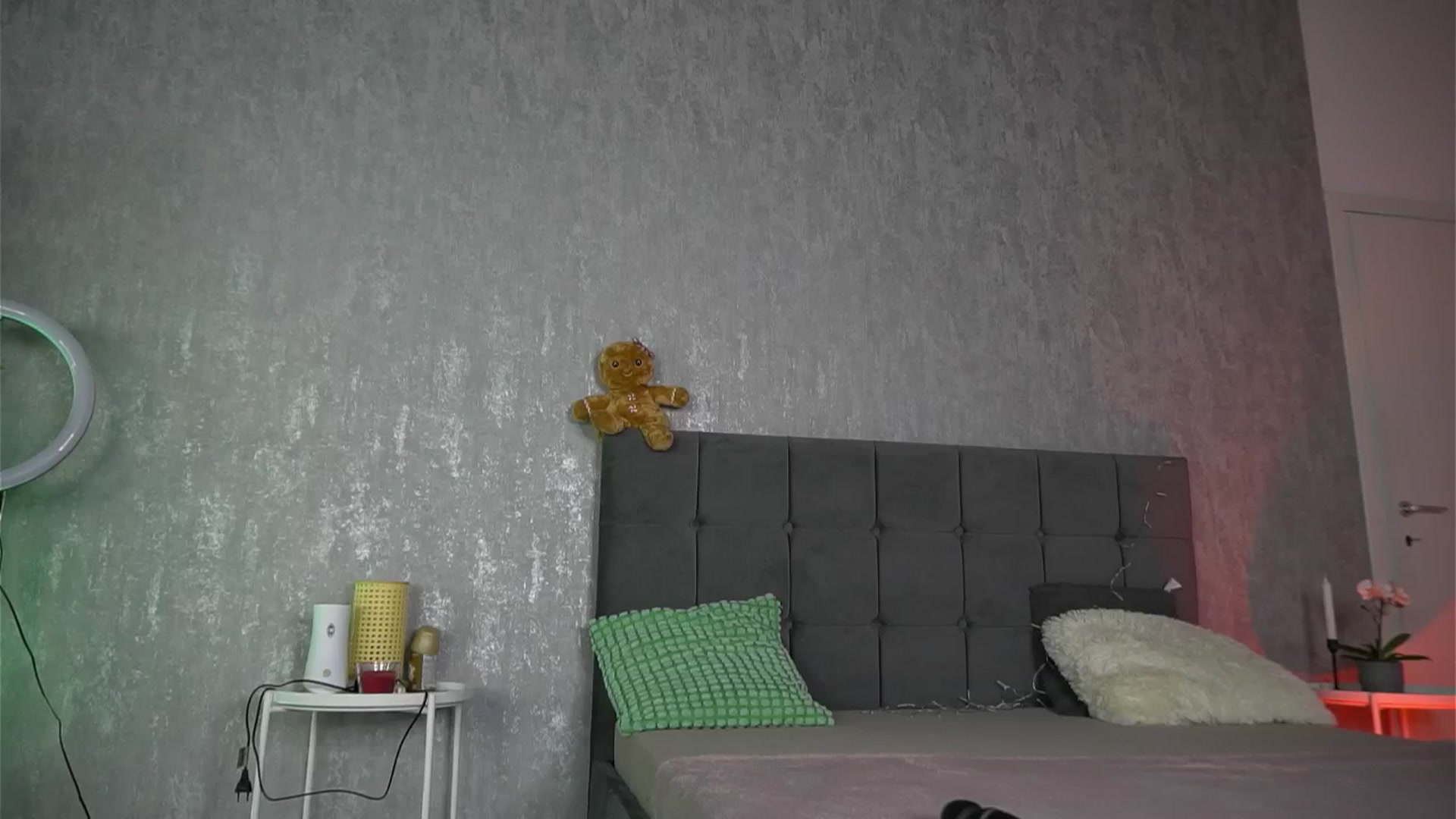 Gallery image thumbnail from KatelynSparks's myfreecams stream on, 12/15/2025, 12:22 image 15 of 20